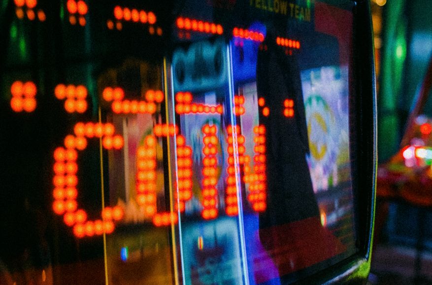 Online Casino: Spielautomaten und Live-Spiele im Überblick