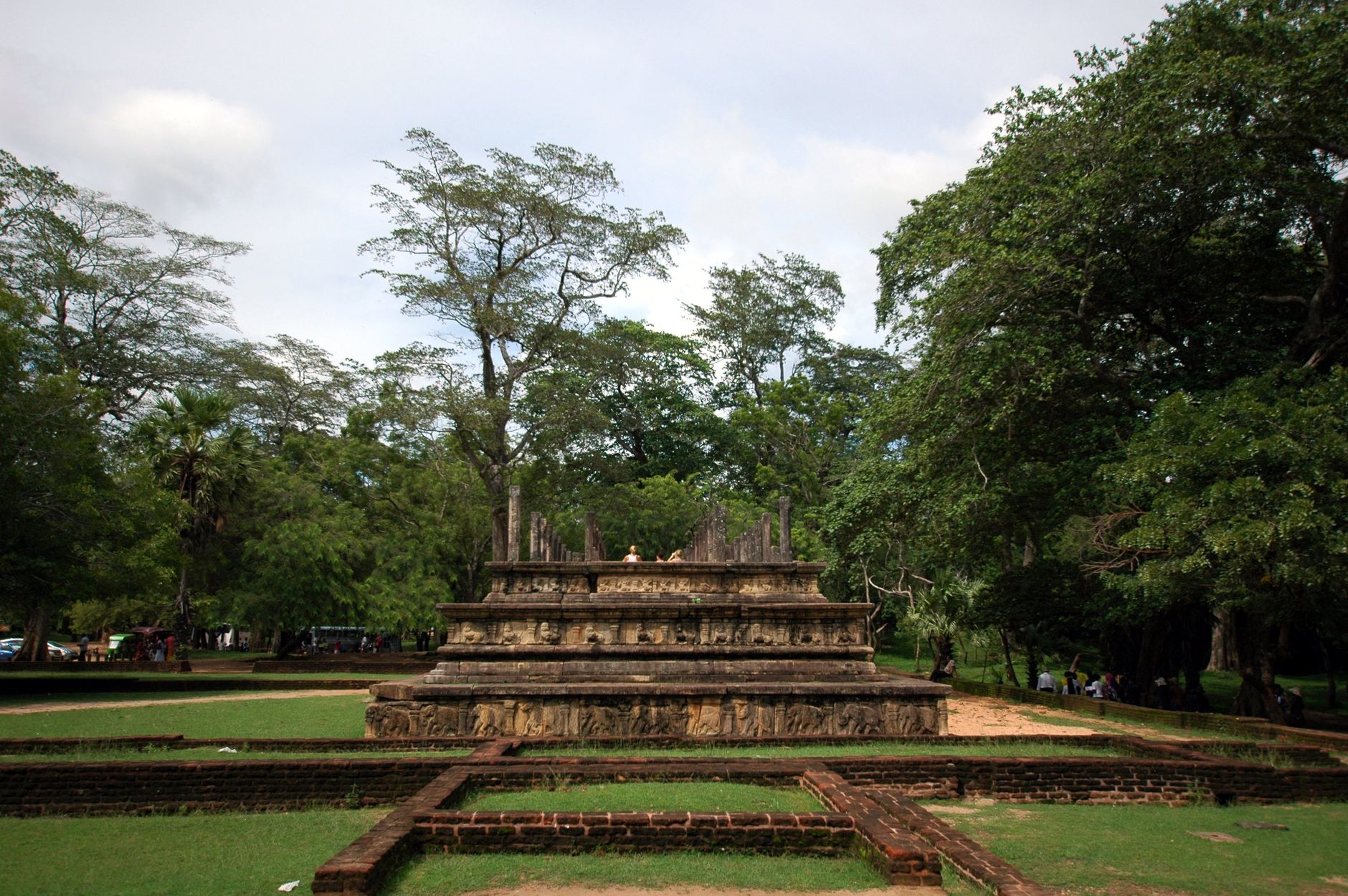 Best Budget Guesthouses in Polonnaruwa Under $50