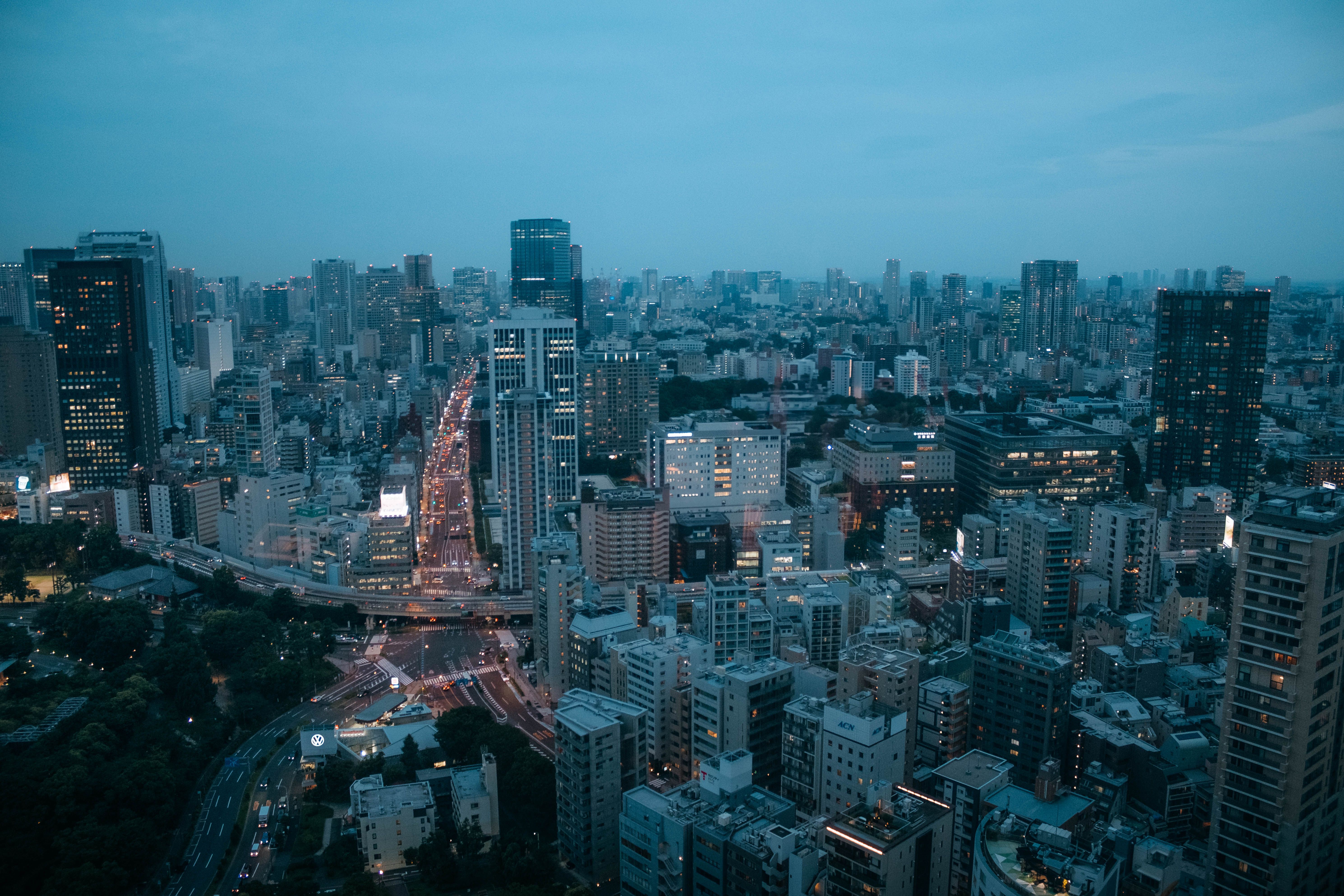 https://www.pexels.com/photo/aerial-view-of-tokyo-cityscape-at-dusk-33172479/