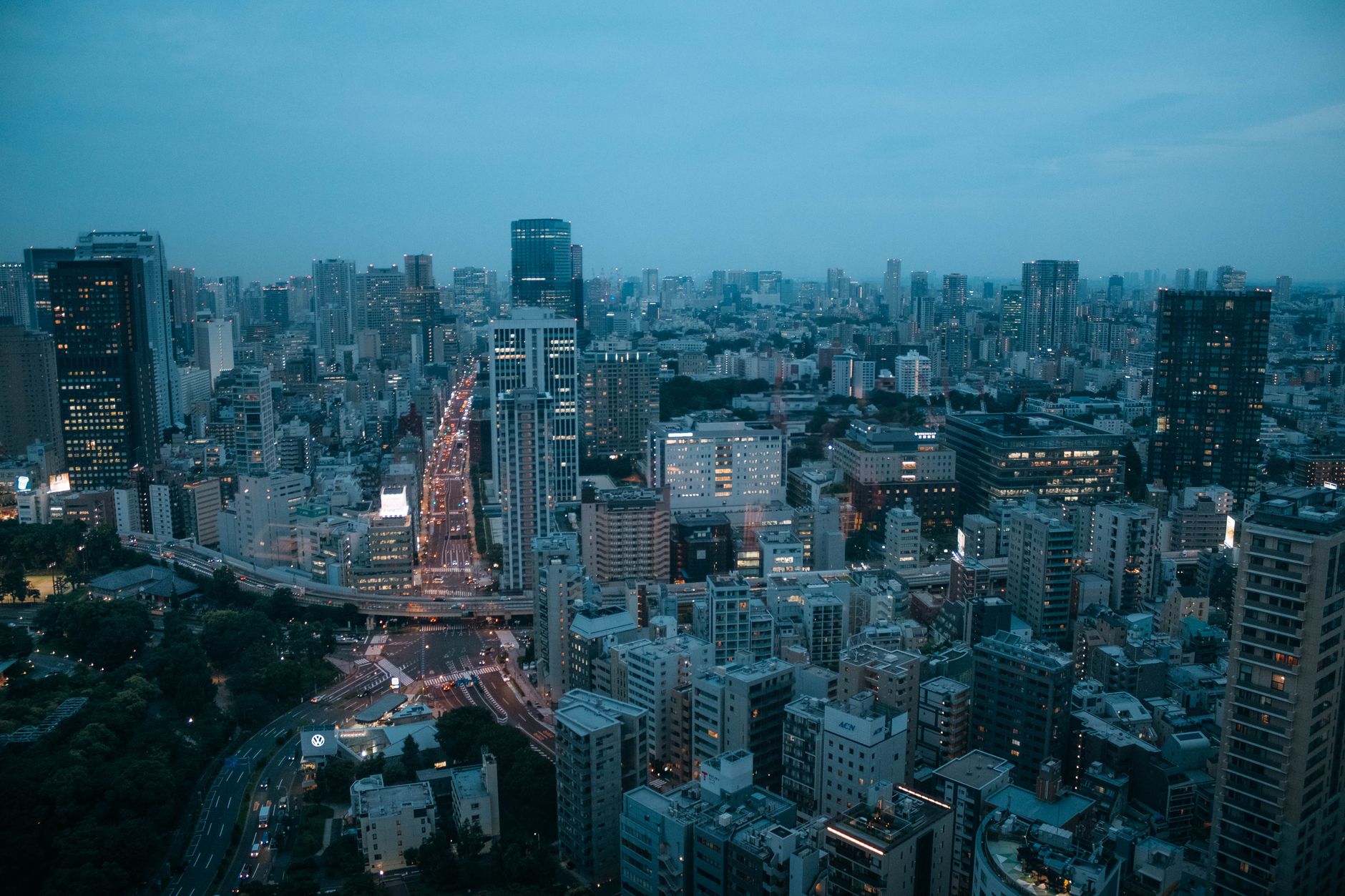 https://www.pexels.com/photo/aerial-view-of-tokyo-cityscape-at-dusk-33172479/