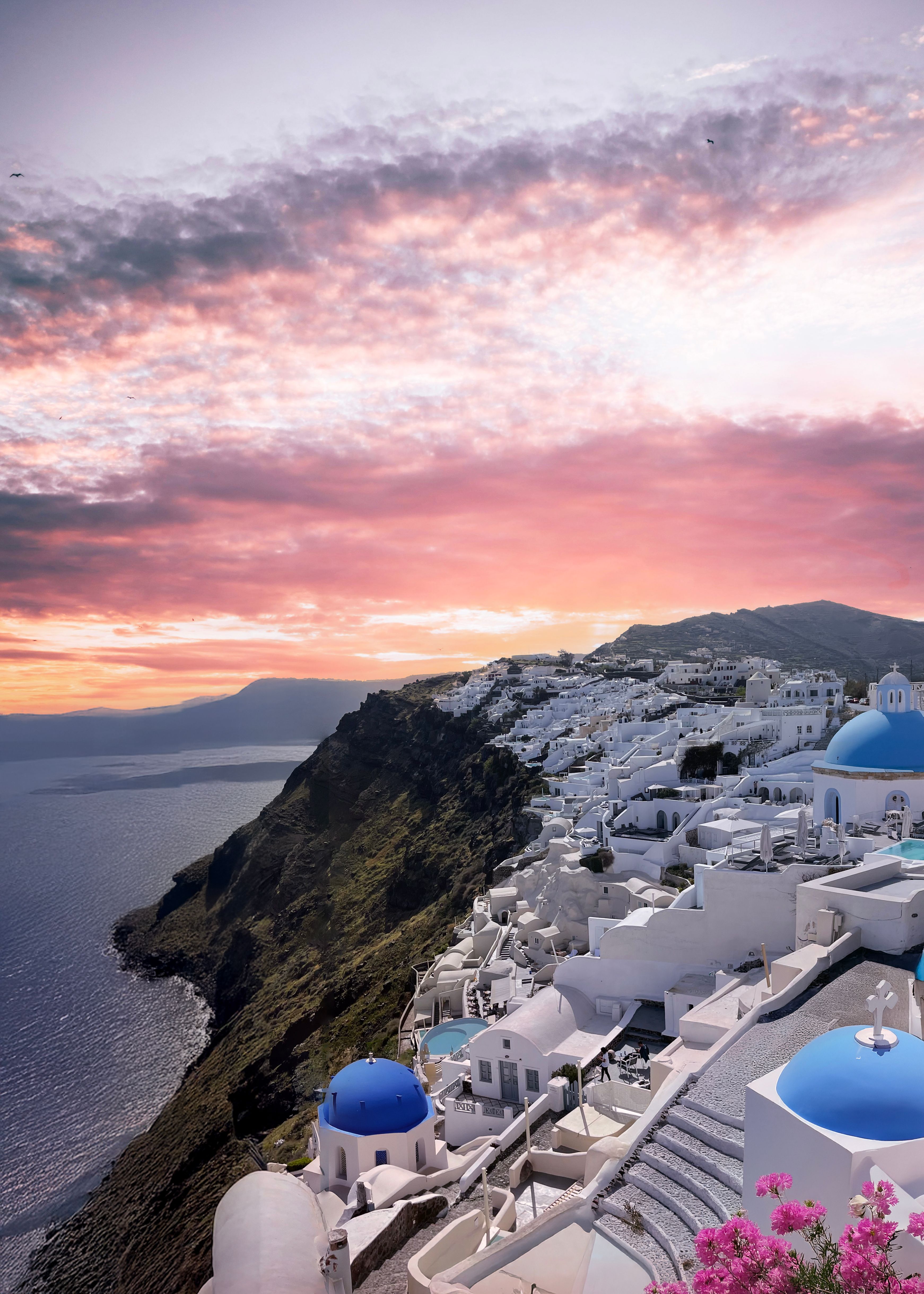 Coucher de soleil sur les dômes bleus de Santorin, Cyclades