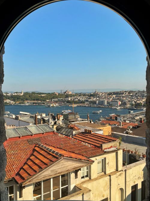 Free Breathtaking view of İstanbul featuring Bosphorus and iconic landmarks from Galata Tower. Stock Photo