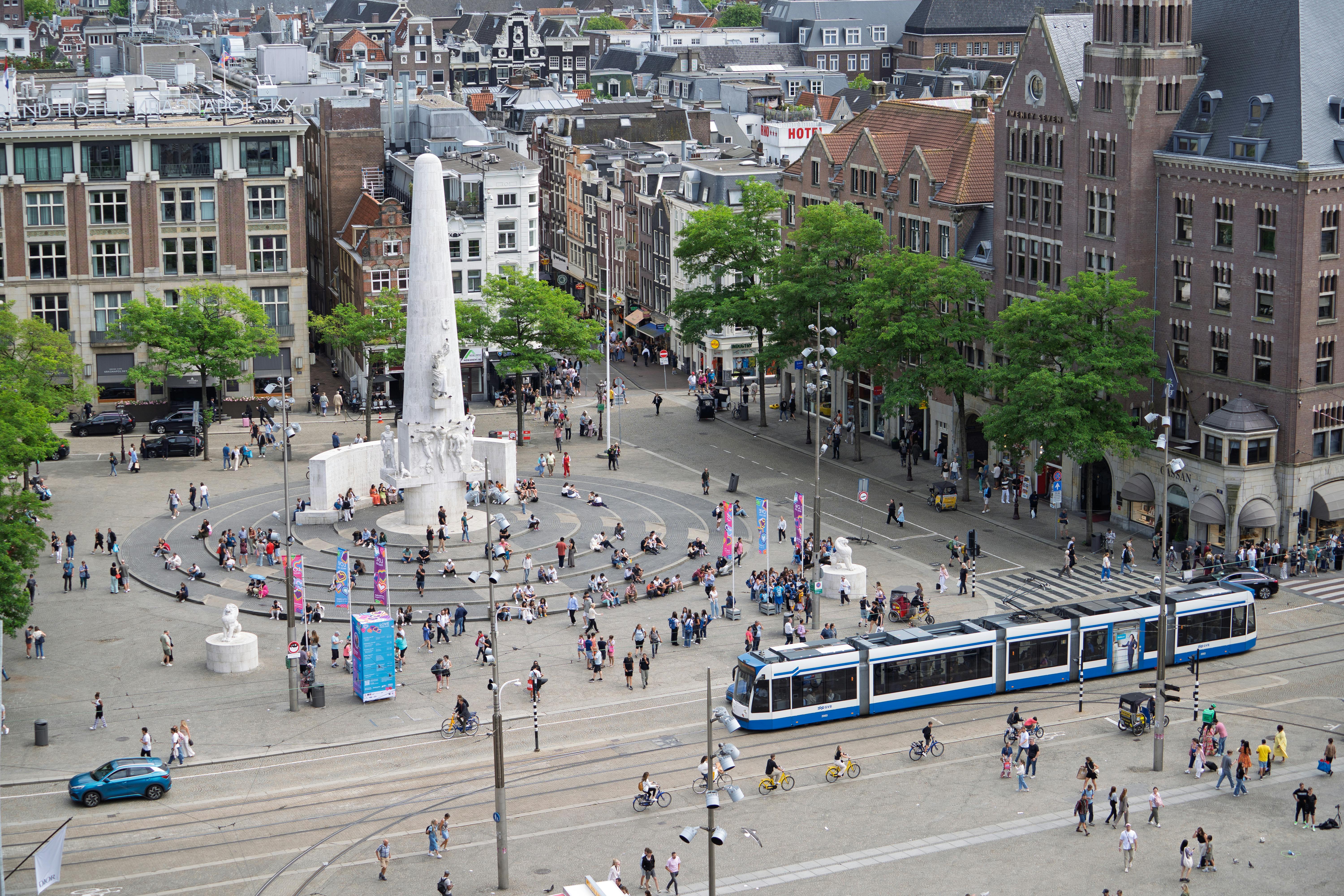 Dam Square Amsterdam: Jantung Kota yang Wajib Dikunjungi di Belanda!