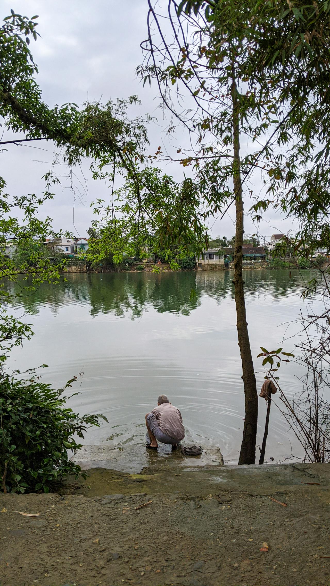 Người kể chuyện định hình lịch sử qua định kiến