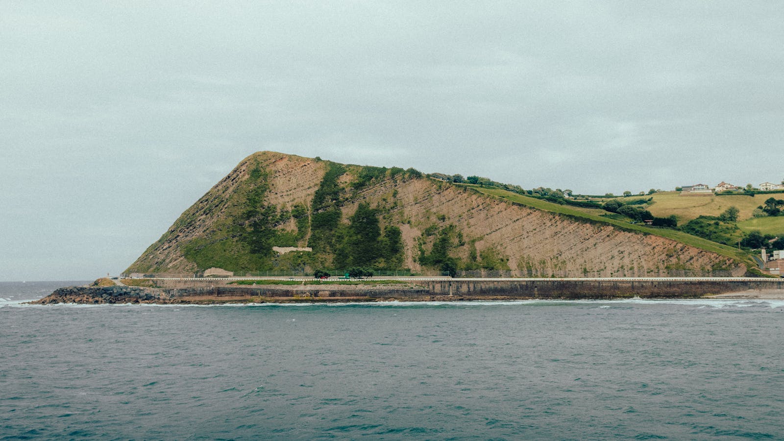 Vue côtière du Pays Basque illustrant la dimension transfrontalière entre Hendaye et Irun