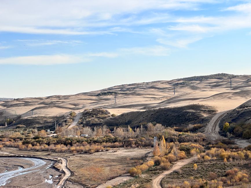 Inner Mongolia — Resonant Sand Gorge (响沙湾) and Badain Jaran Desert