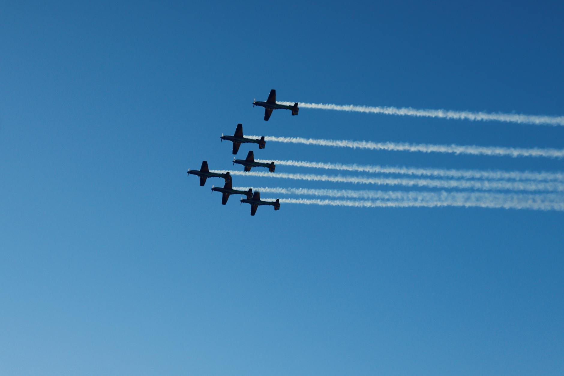 保齡球魅力無限 社交休閒與競技完美融合 - 保齡球比賽精彩瞬間