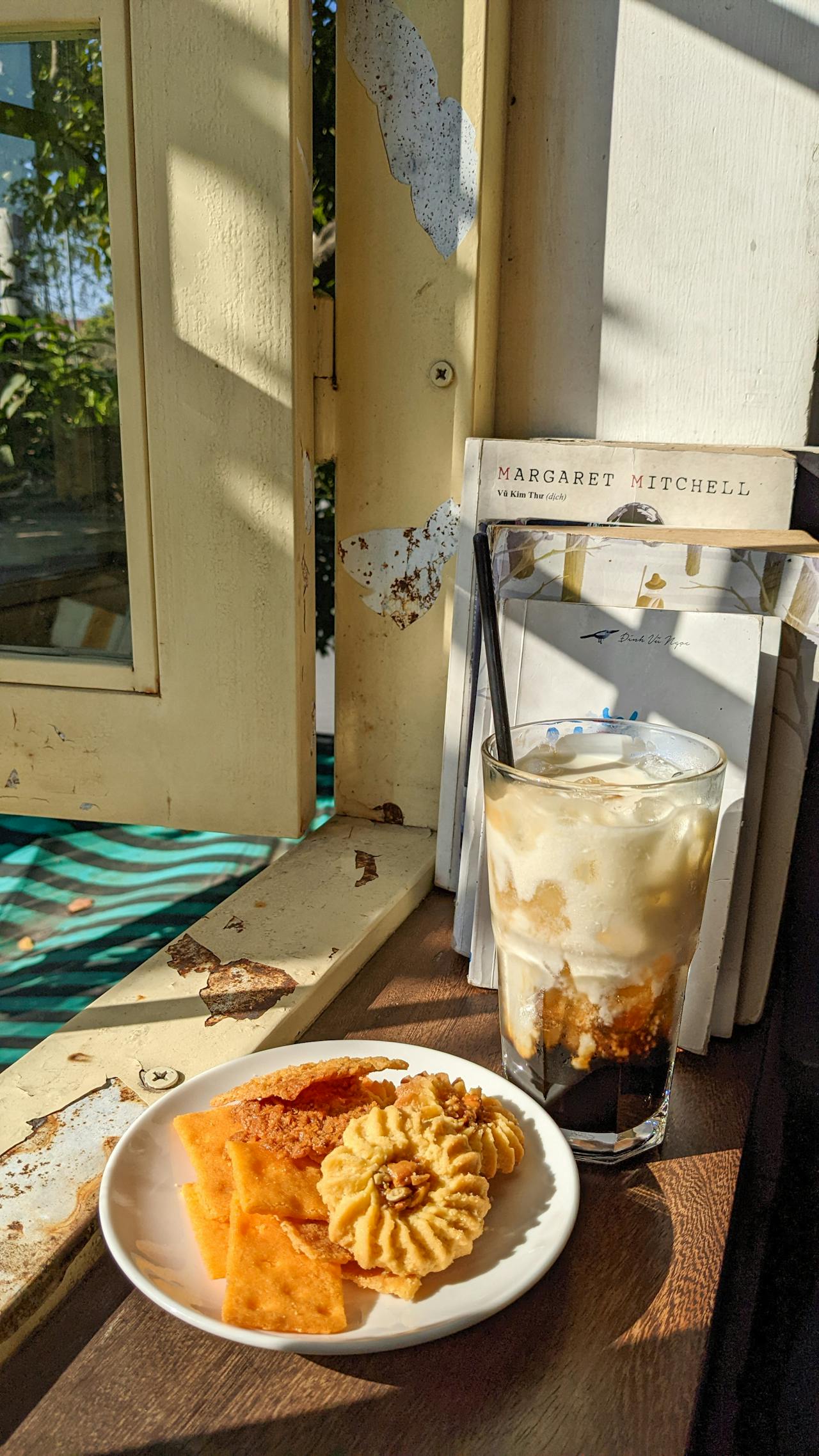 Điều gì xảy ra khi sóng hấp dẫn gặp lỗ đen?