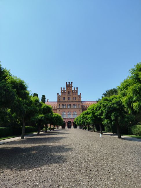 Chernivtsi: The "Little Vienna" of Ukraine Chernivtsi: The "Little Vienna" of Ukraine