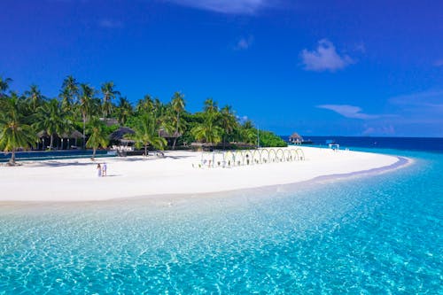 Foto Pantai Saat Siang Hari