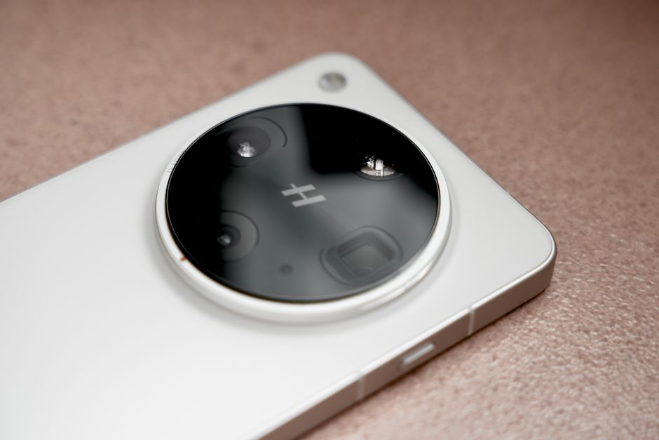 Smartphone camera lens macro