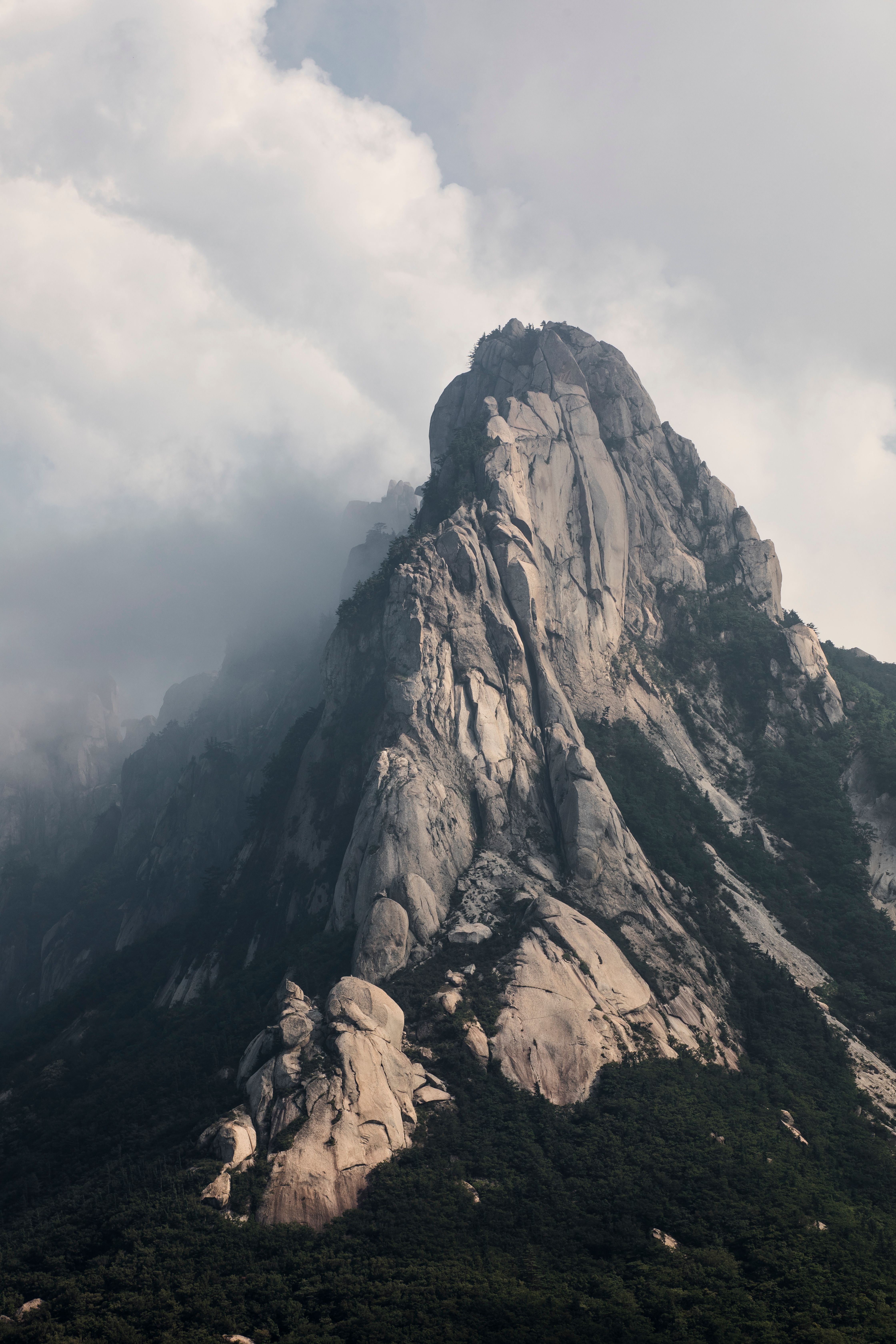 Majestic Rock Formation in South Korea's Seoraksan · Free Stock Photo