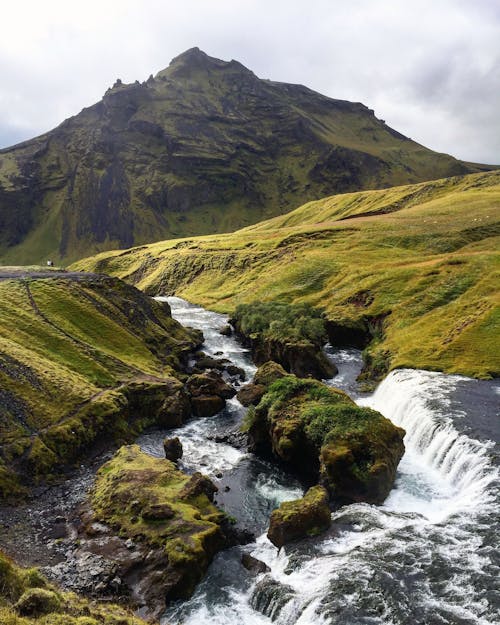 Montanha Verde E Rio