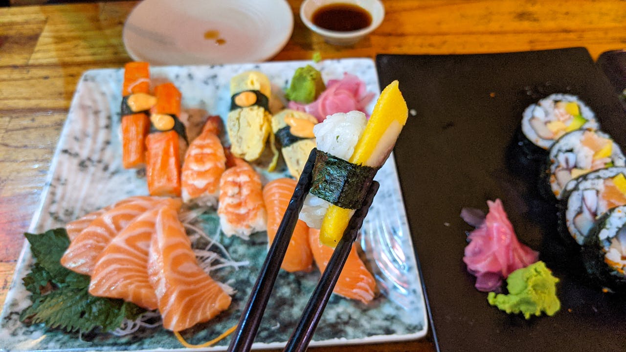 Viết bài văn nghị luận suy nghĩ của em về việc nhận lỗi và đổ lỗi cho người khác