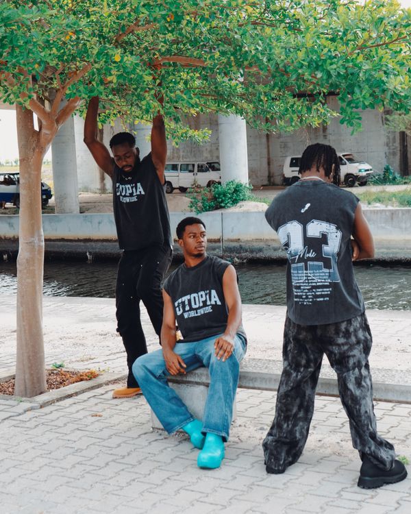 Friends in casual streetwear — relaxed fashion style 2026