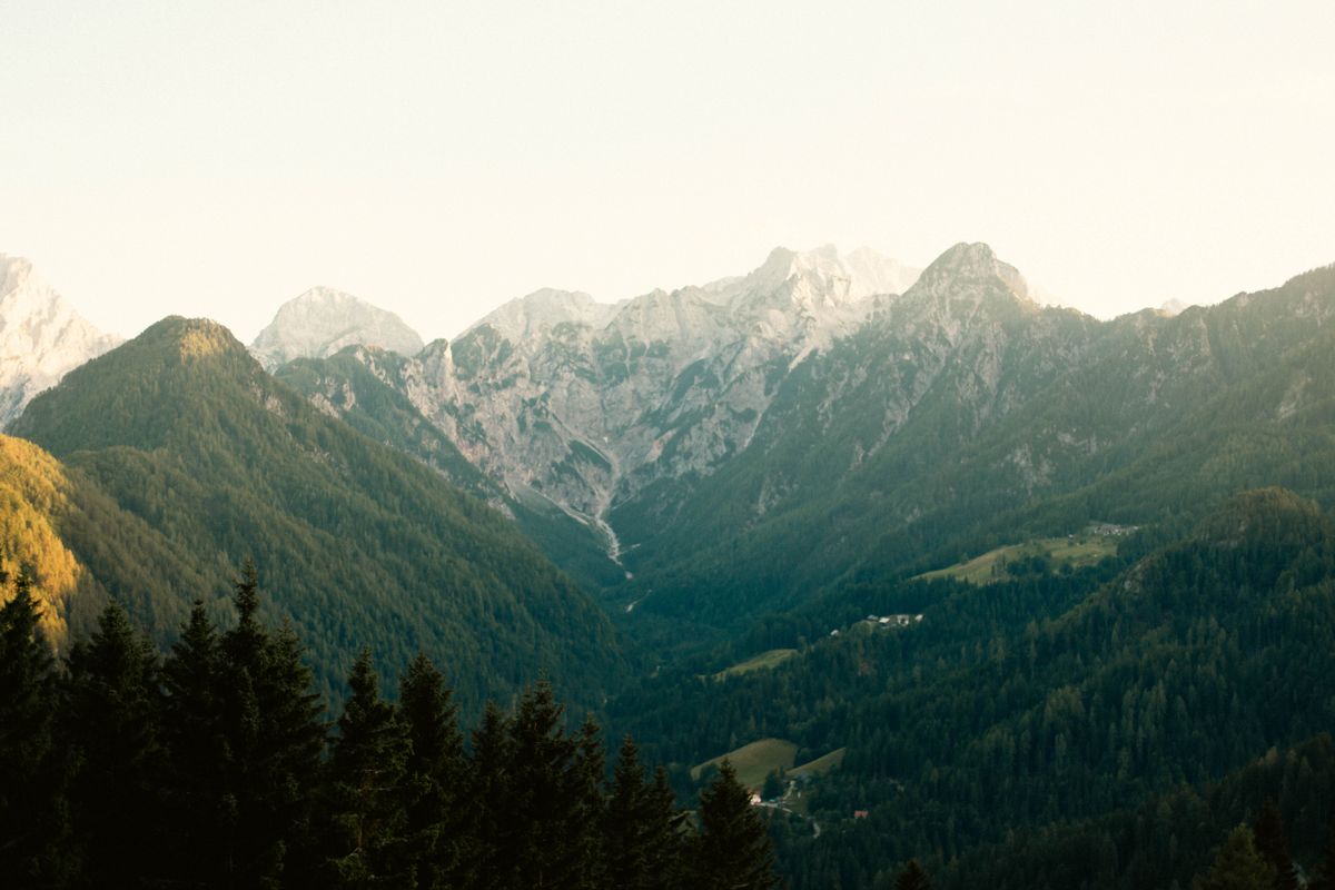 Munți alpini în Parcul Național Triglav, Slovenia