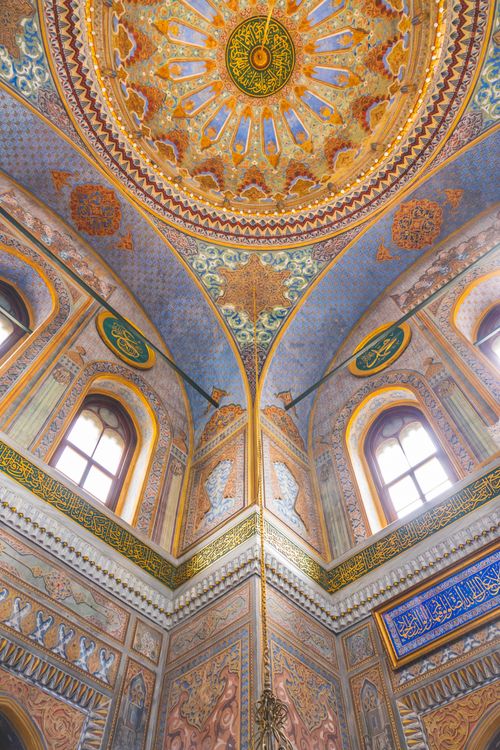 Free Detailed view of the ornate ceiling in a mosque in Istanbul, showcasing stunning Islamic architecture. Stock Photo