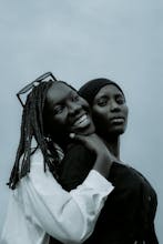 Cómo equilibrar tiempo con pareja y amigos