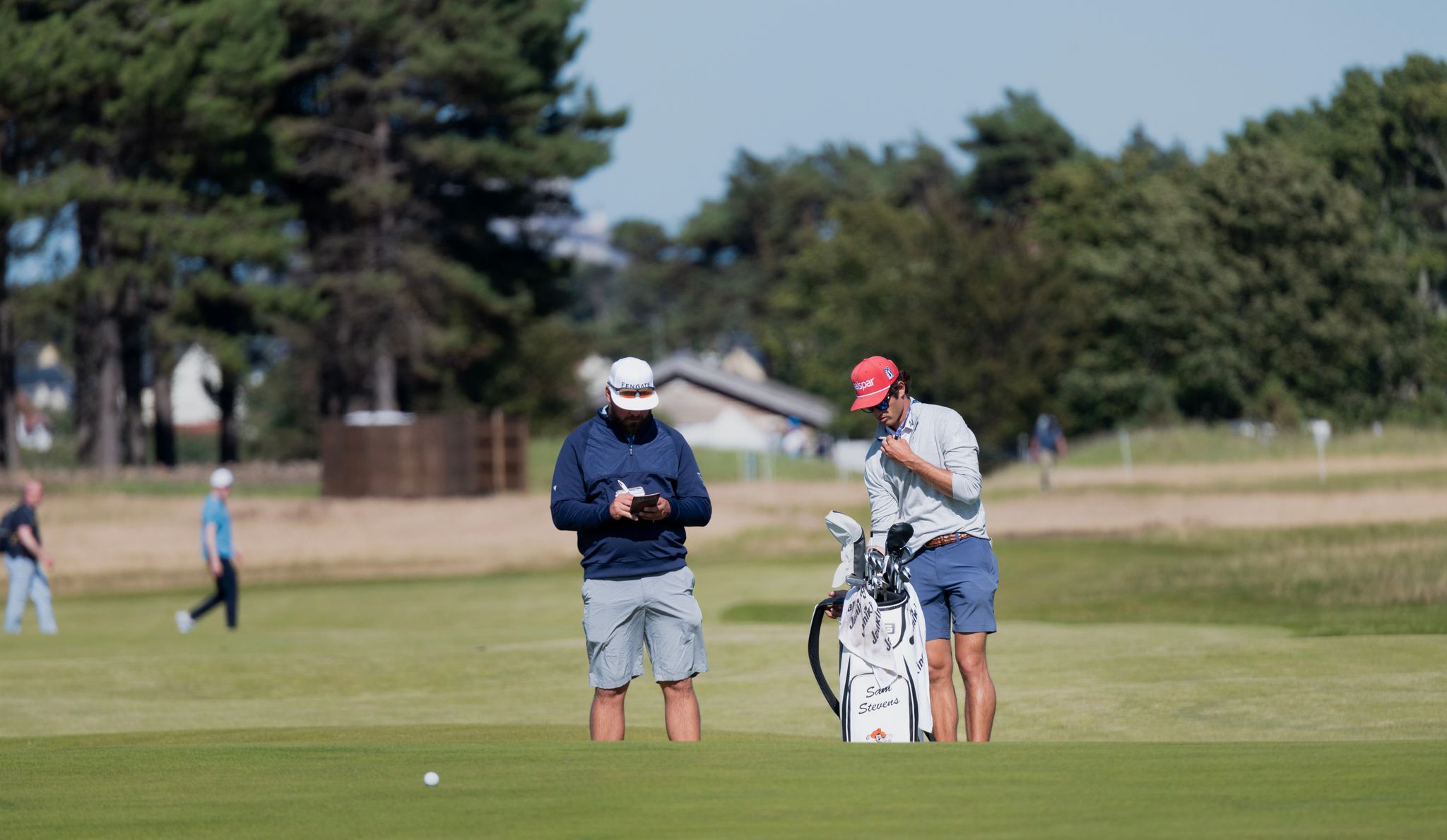 Zomers weer zorgt voor uitdagingen voor golfers en paprika's