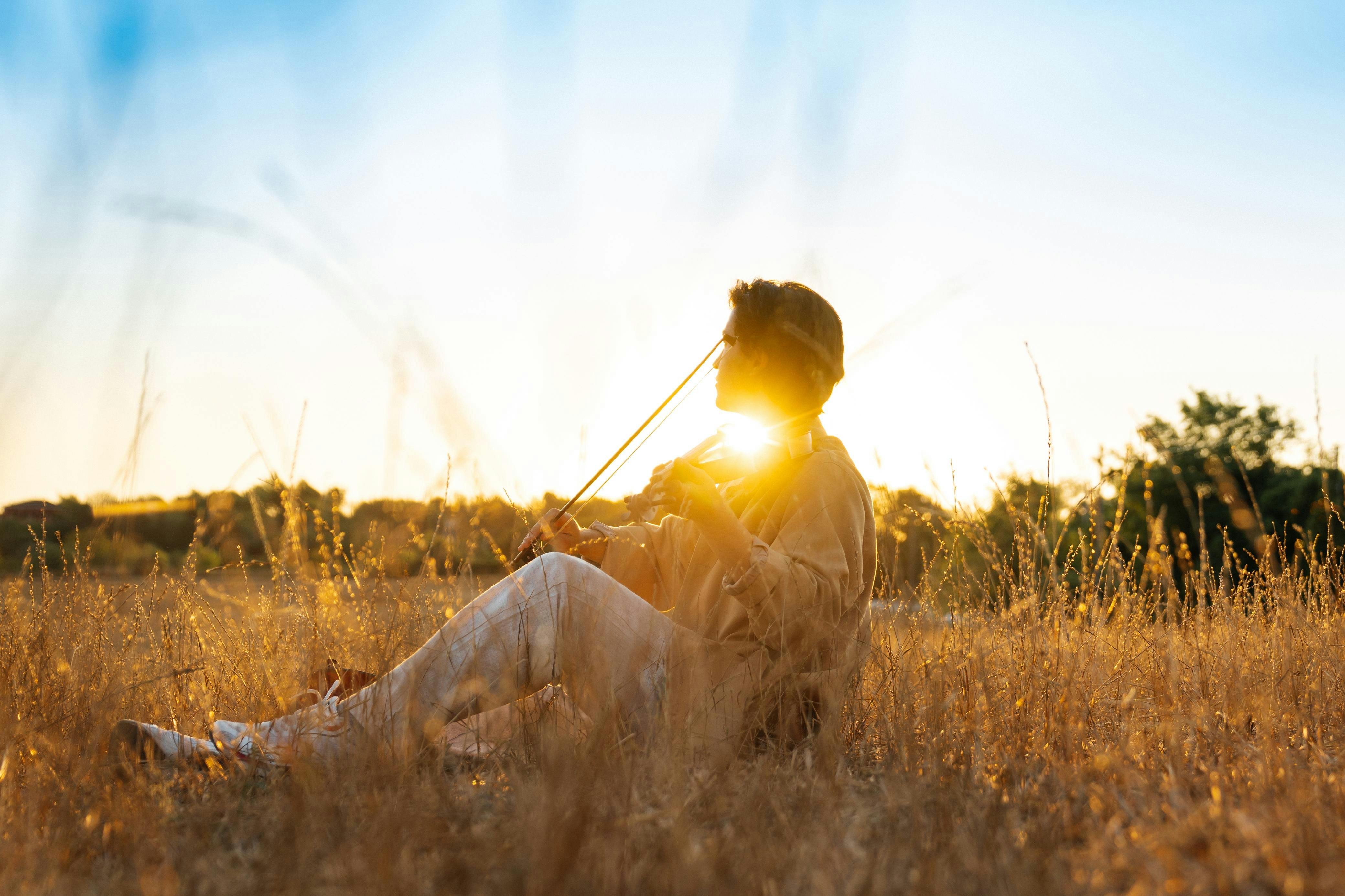 Thalamic dynamics orchestrate the recovery of tonic alertness during nocturnal sleep inertia — Photo by afra nur koç on Pexel