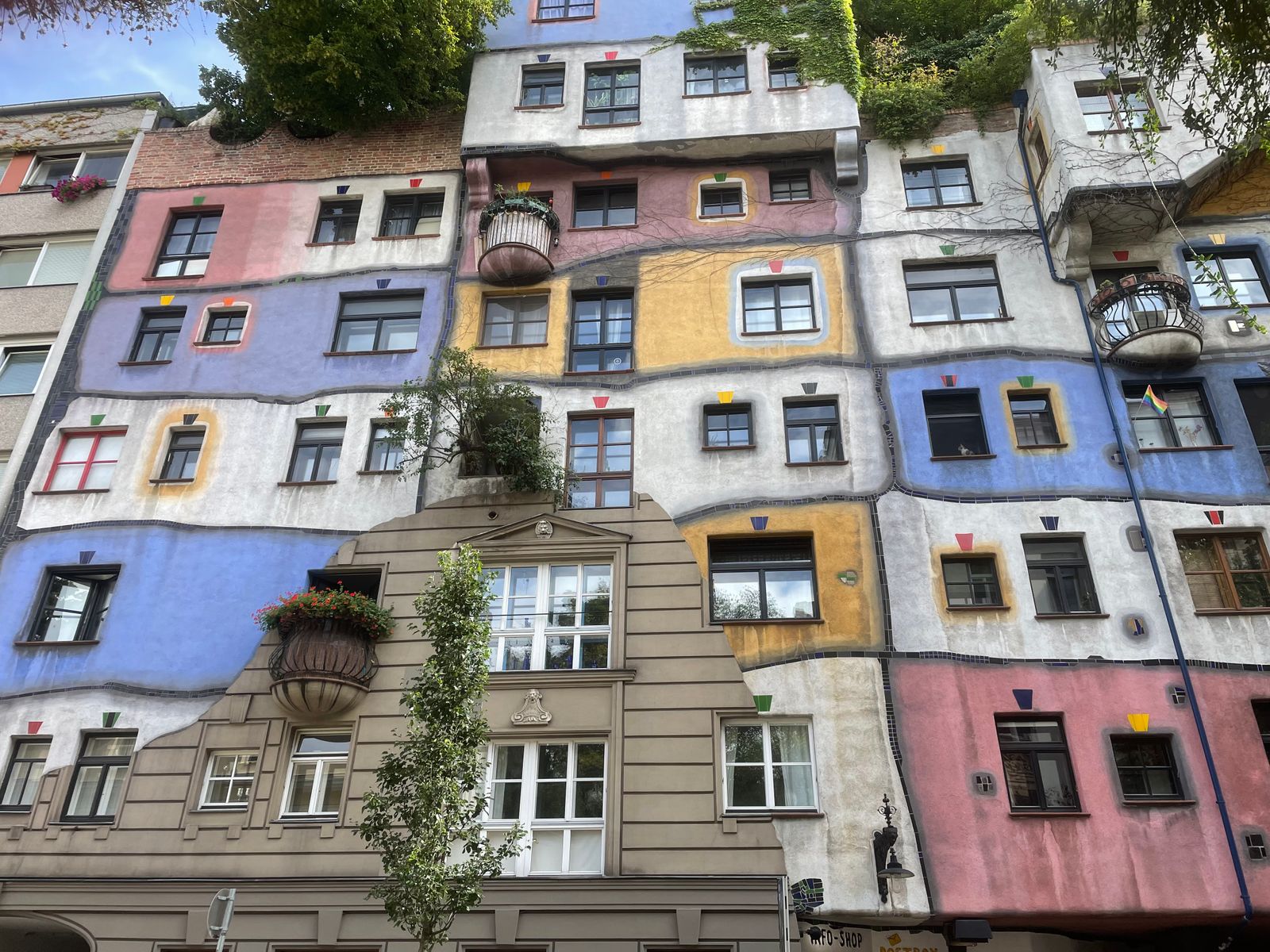Het Hundertwasserhuis is van 1985