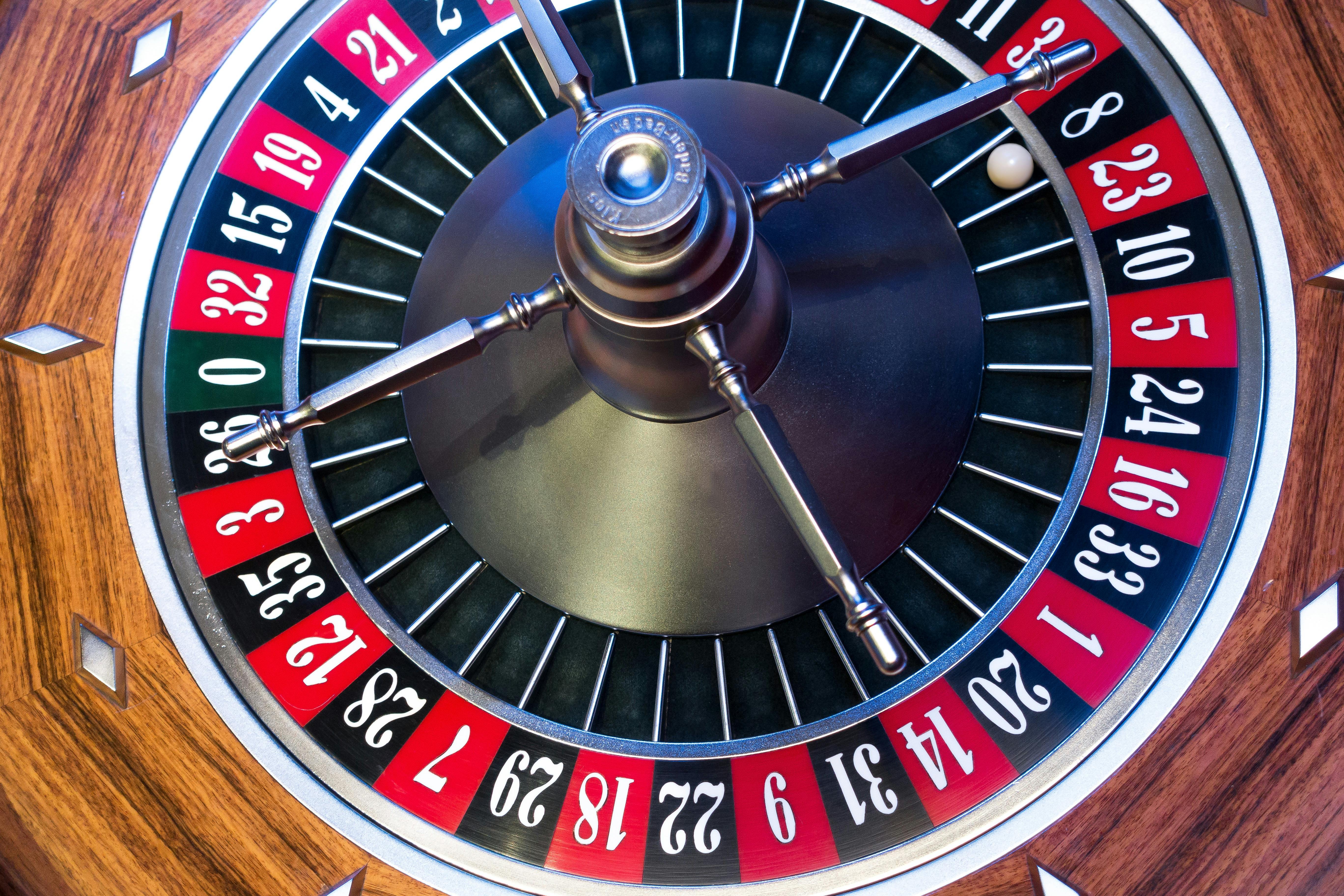 Brown Roulette Board With Ball on 89 \u00b7 Free Stock Photo