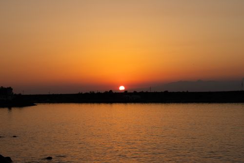 Free Breathtaking view of sunset over the tranquil Black Sea coast in Pazar, Rize, Türkiye. Stock Photo
