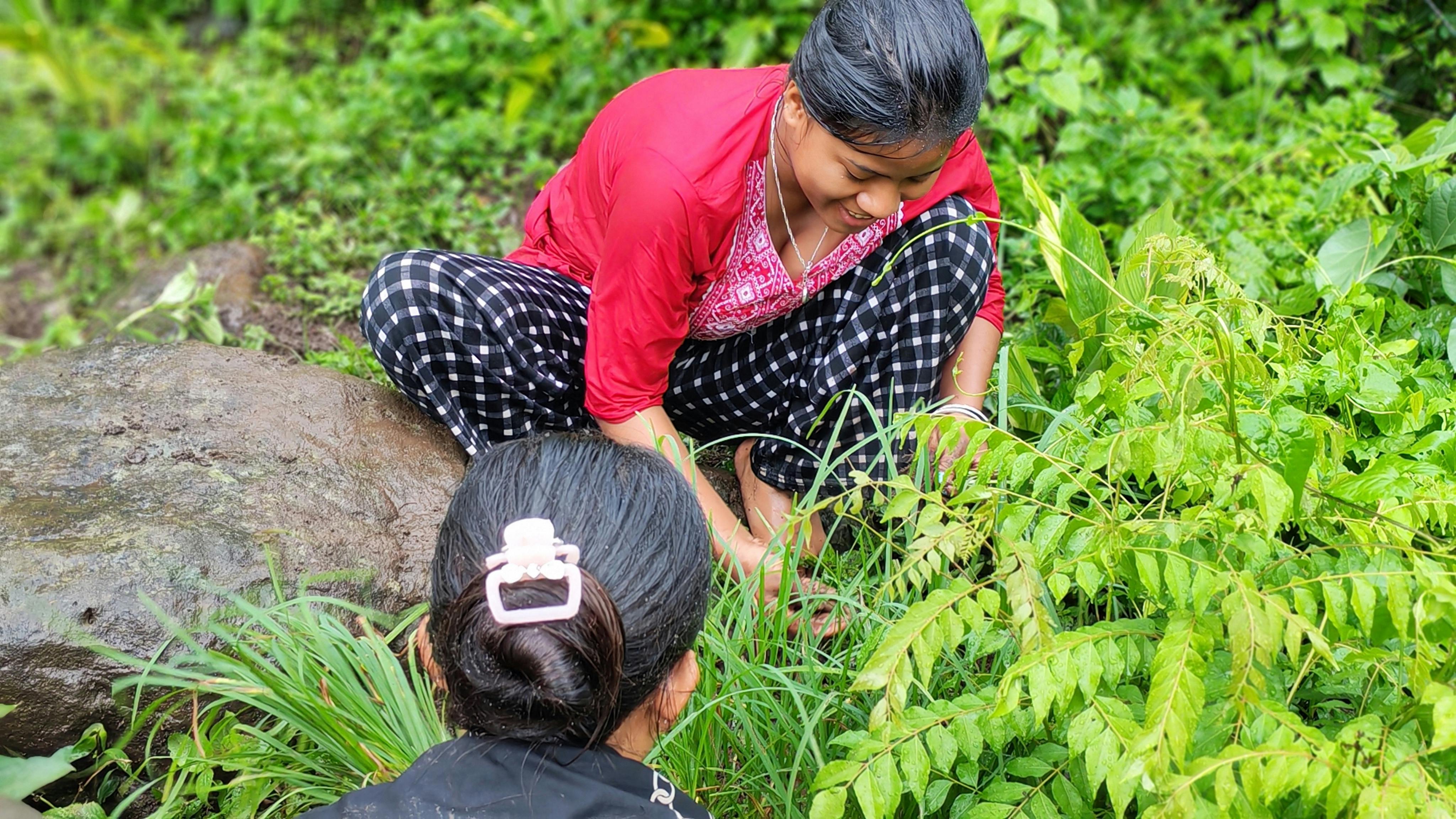 Women benefit from health camp — Photo by नेपाली कृषक उसमान वाईबा usmanwaiba on Pexels