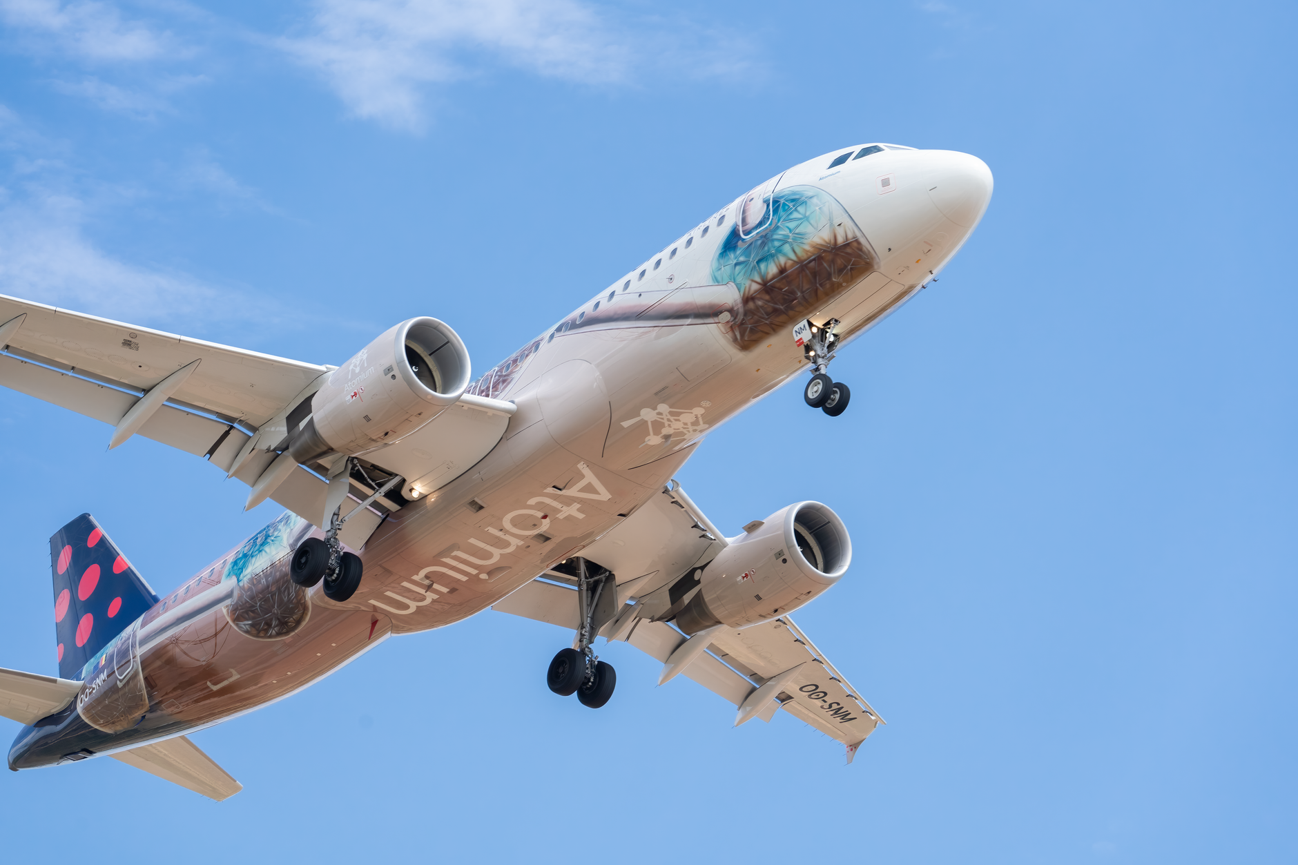 Schiphol Havalimanı'nda kalkış yapan uçak