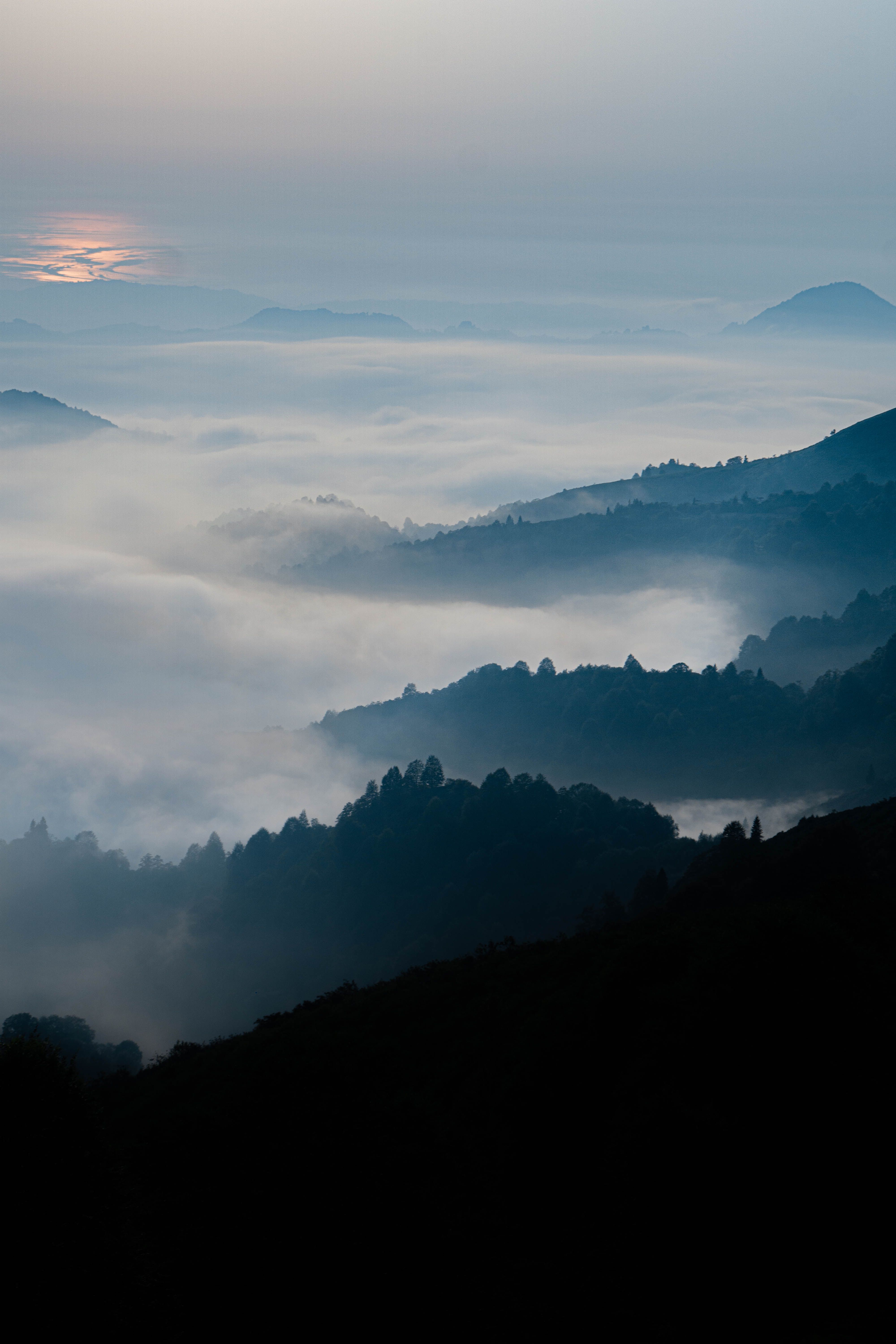 Misty Mountain Landscape at Sunrise · Free Stock Photo