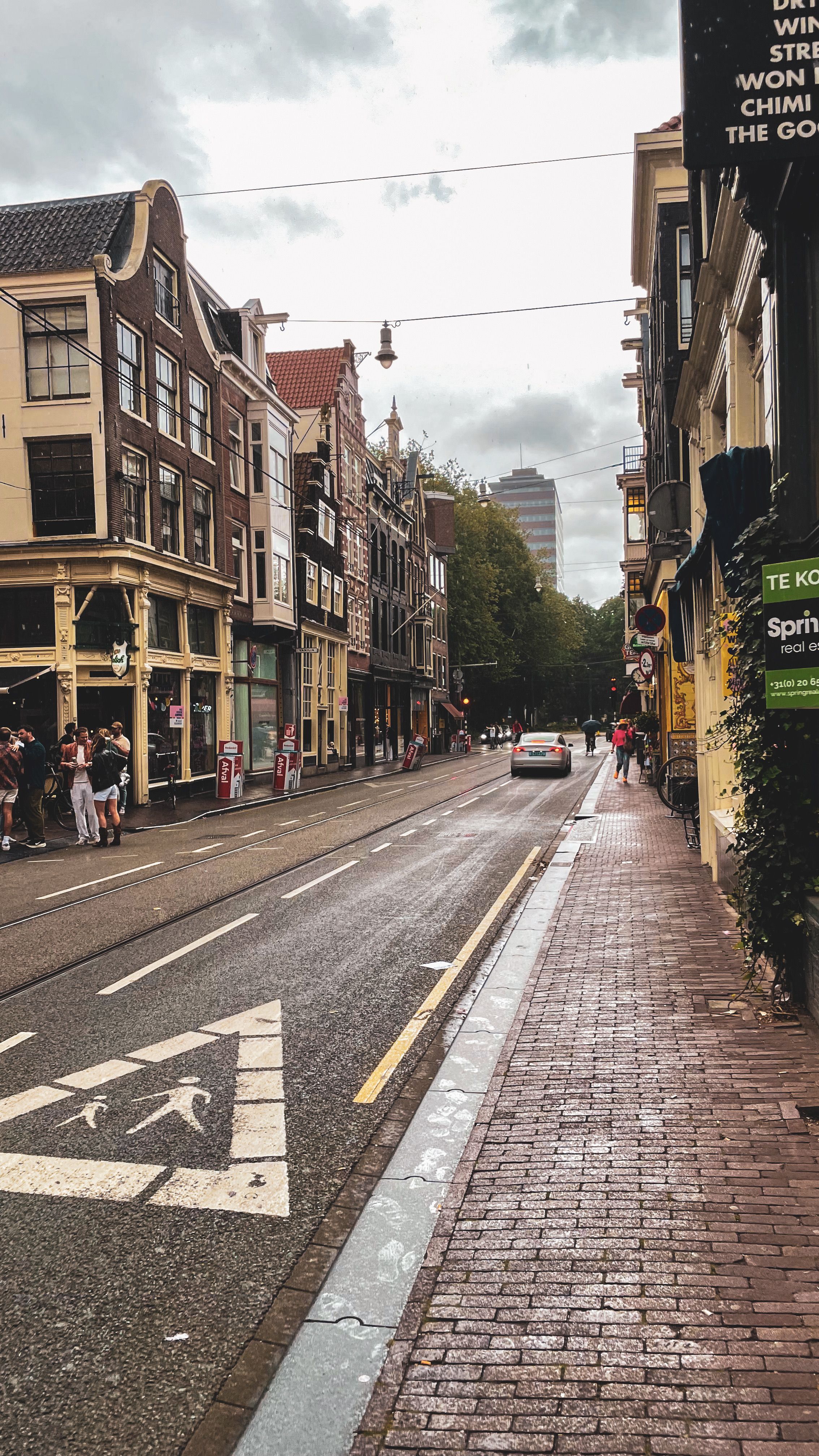 Charming European Street with Historic Buildings · Free Stock Photo