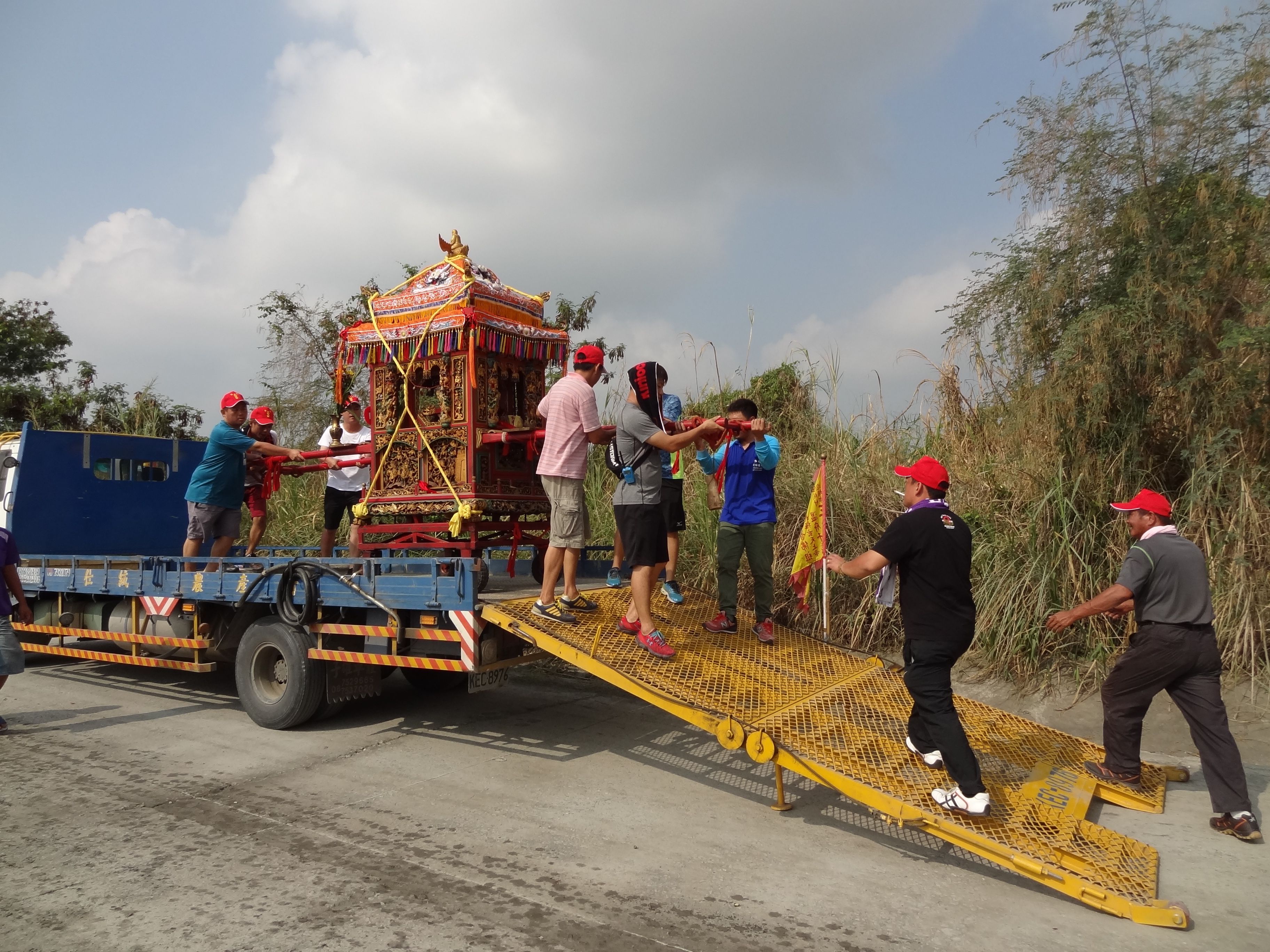 Colorful Traditional Festival Float Transportation · Free Stock Photo