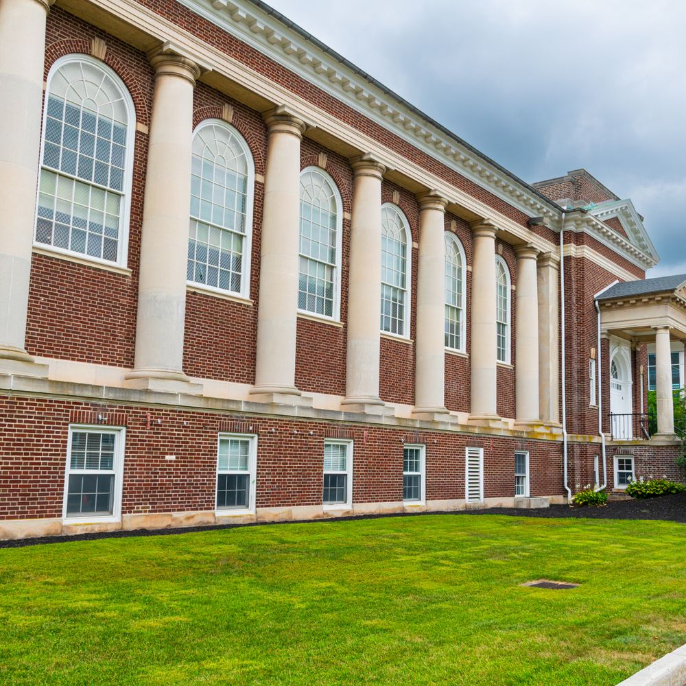 Bewbush — student move with boxes and a van