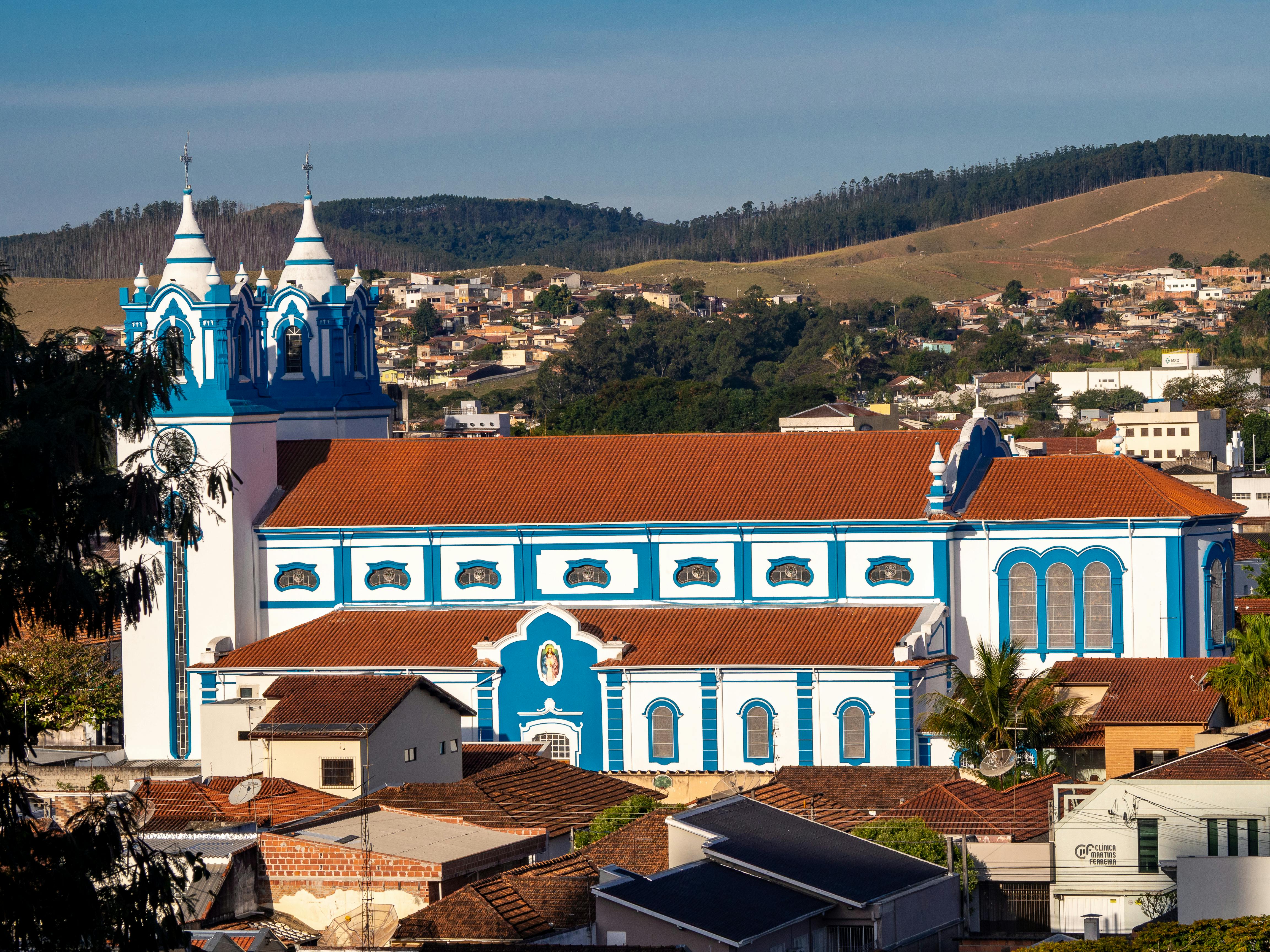 resumo da novela três graças