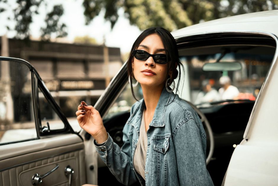 3. Jaket: Tambahan Keren untuk Gaya Santai Lo 3. Jaket: Tambahan Keren untuk Gaya Santai Lo