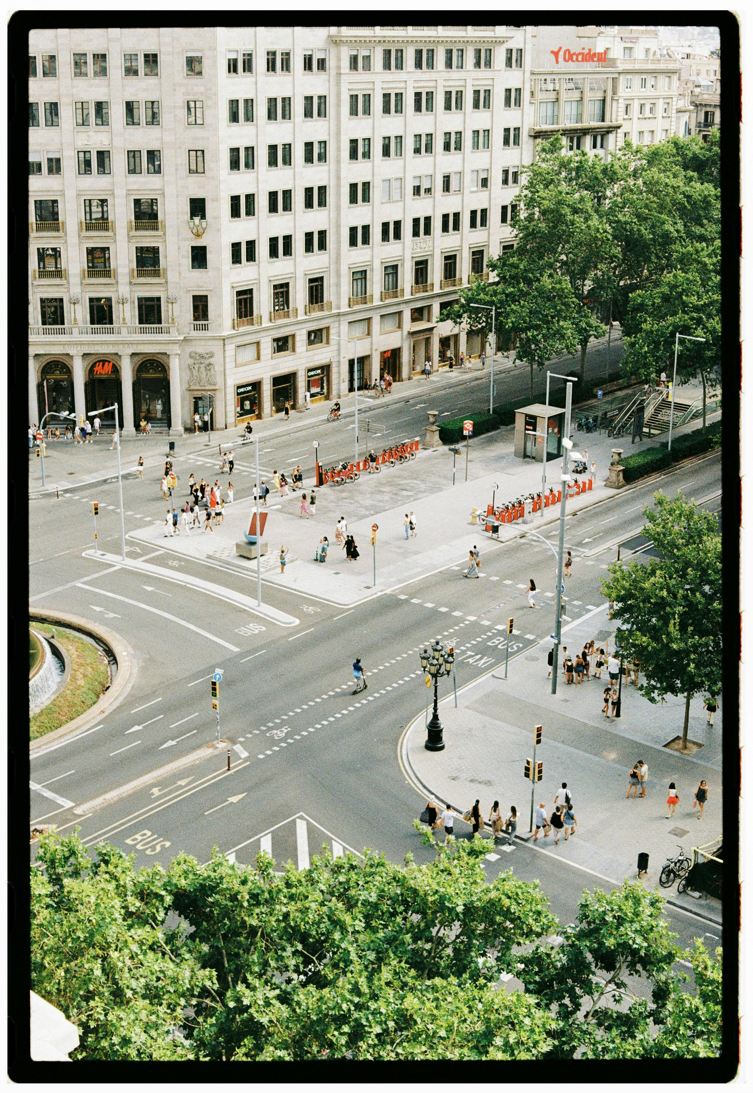 Nonton Drama China Sub Indo: Wednesday Warisan Barcelona vs