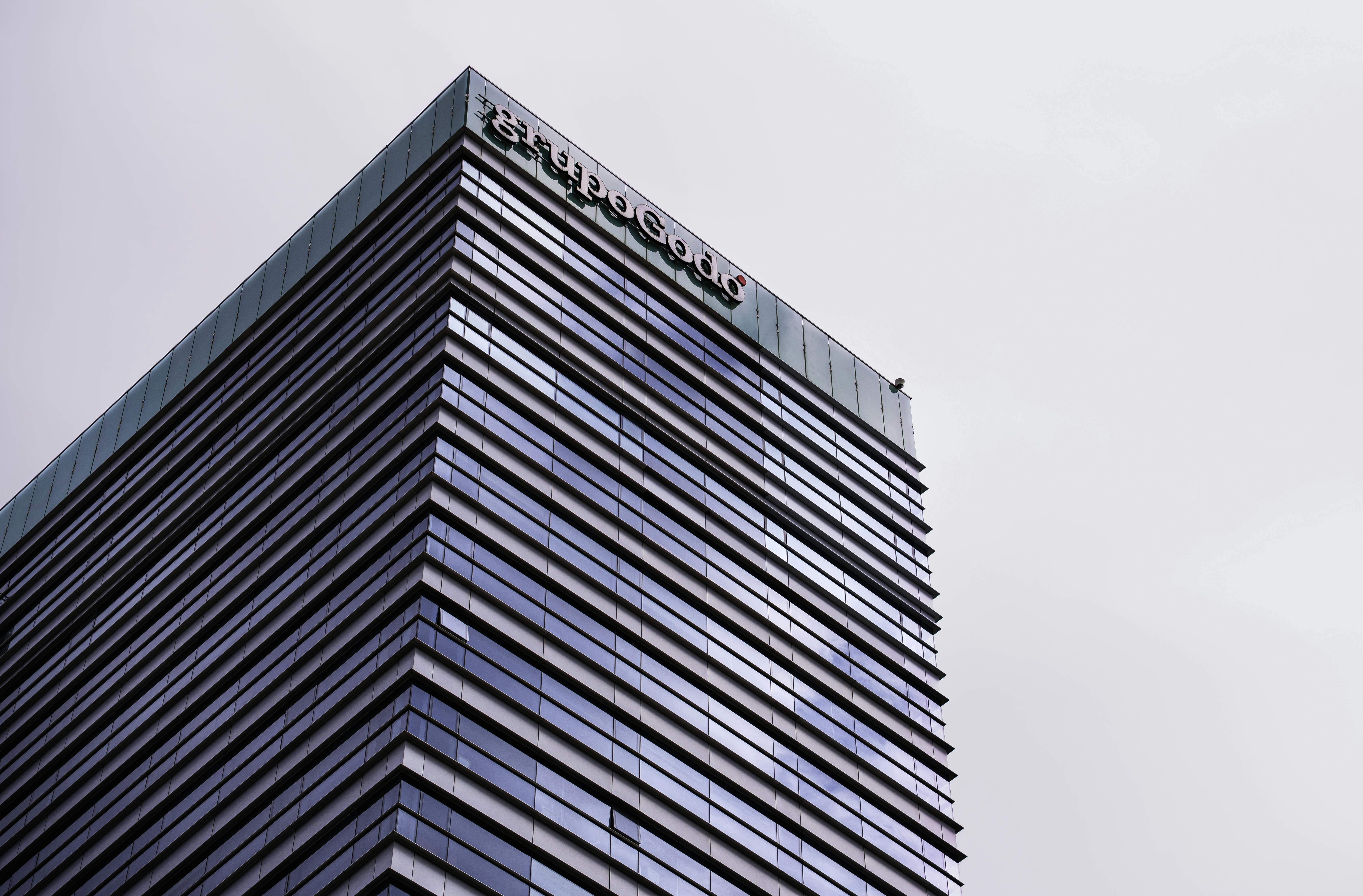 Gratis Monolit Perusahaan: Kantor Pusat Grupo Godó Foto Stok