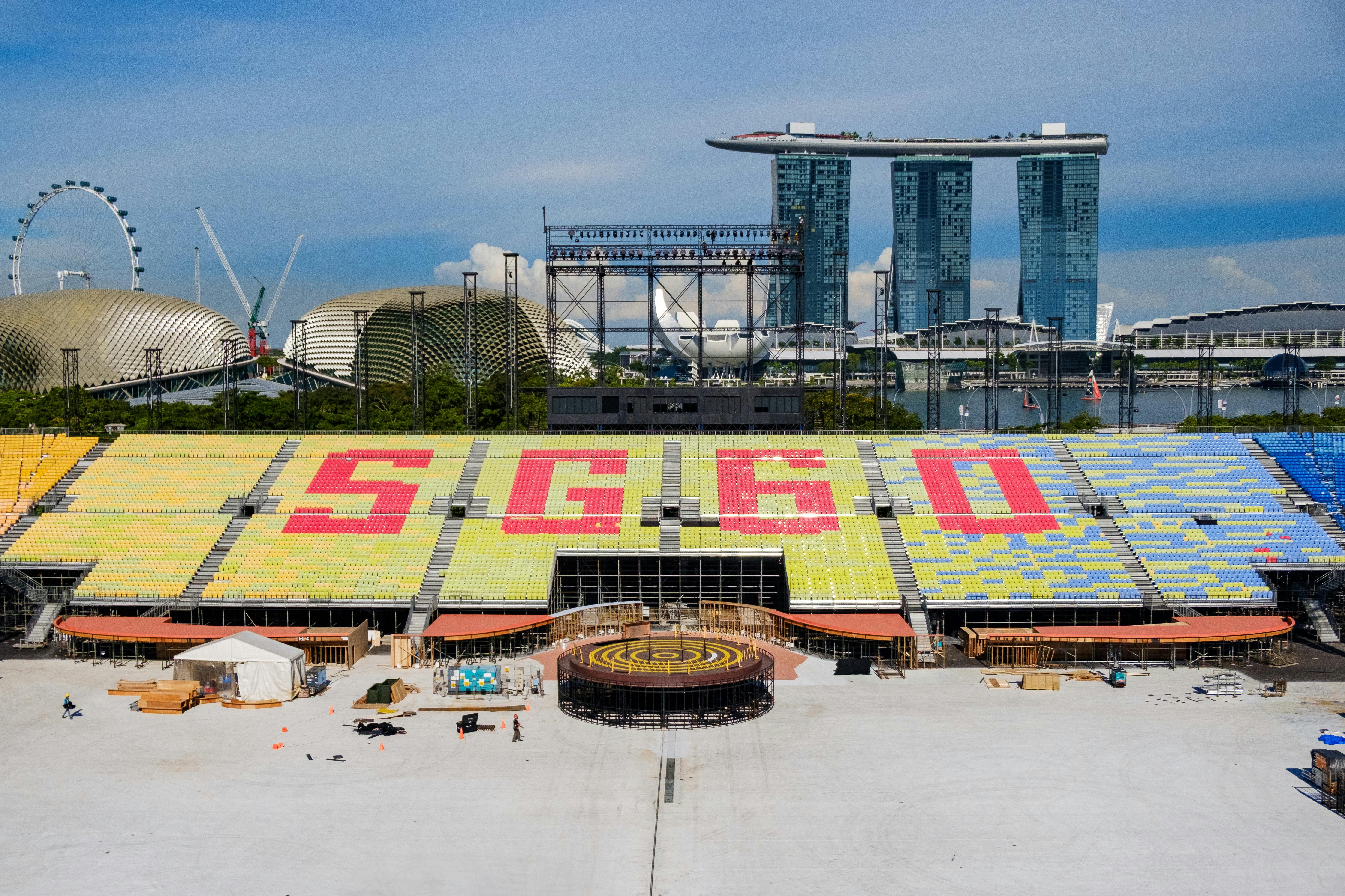Безкоштовне Барвисті сидіння на стадіоні на тлі пляжу Marina Bay Sands, Сінгапур. стокове фото