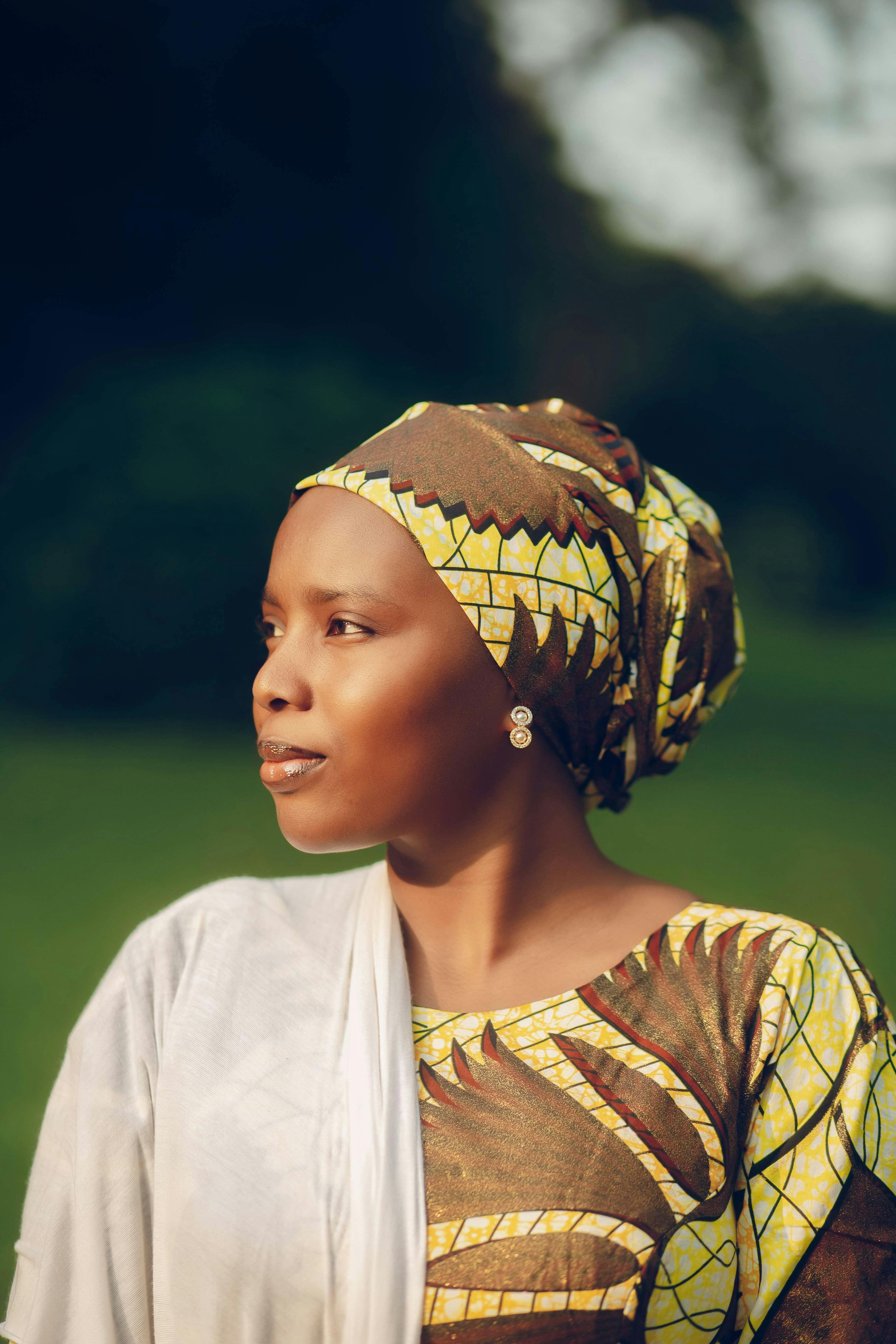 De franc Foto d'estoc gratuïta de a l'aire lliure, a l'aire lliure retrat, arracades Foto d'estoc