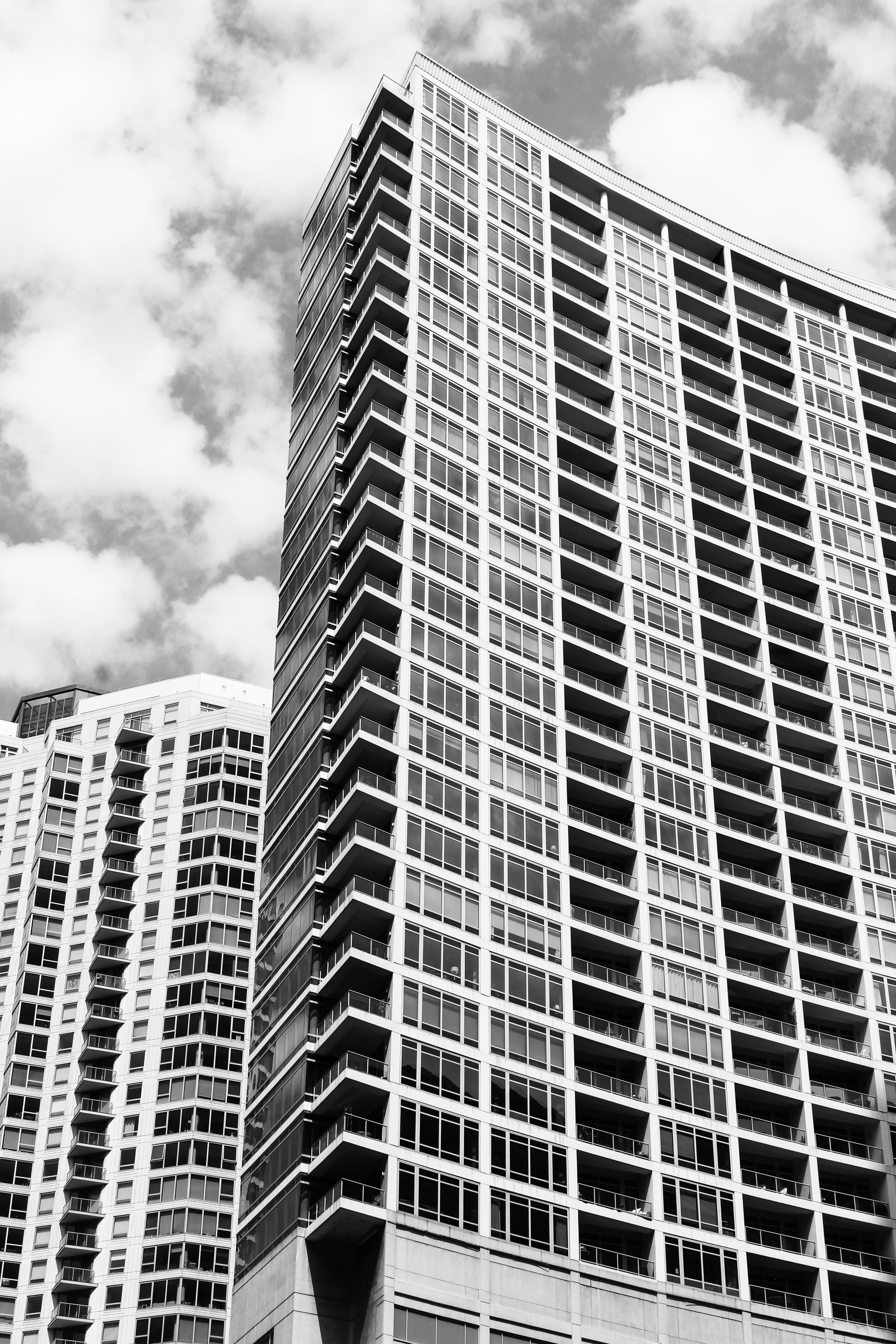 Black and White Exterior of a Modern Skyscraper · Free Stock Photo
