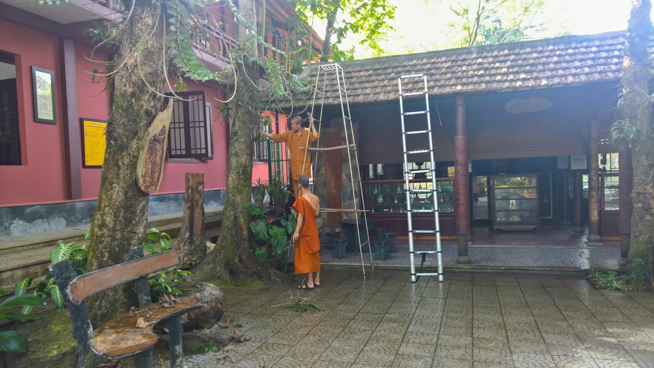 Tư duy phản thực tế là gì?