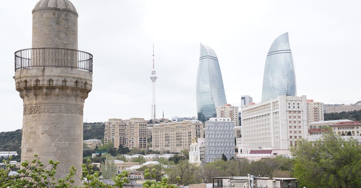 eSIM para Azerbaiyán: internet en Bakú y en la ruta del Cáucaso