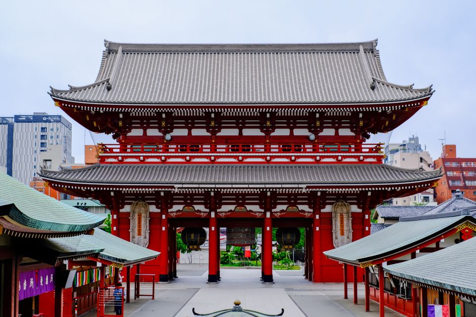 Sensoji Temple's Kaminarimon gate in Asakusa, Tokyo