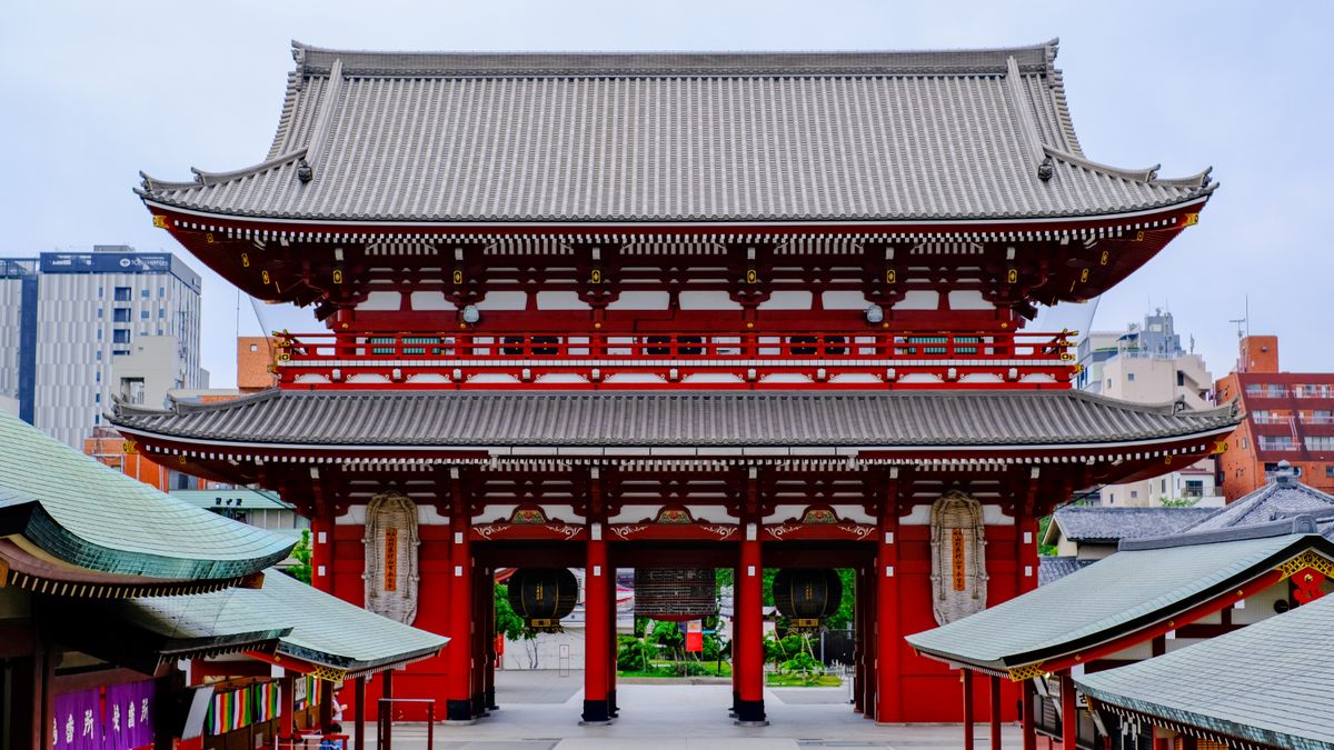 The main gate of Senso-ji temple in Asakusa Tokyo with its giant red lantern