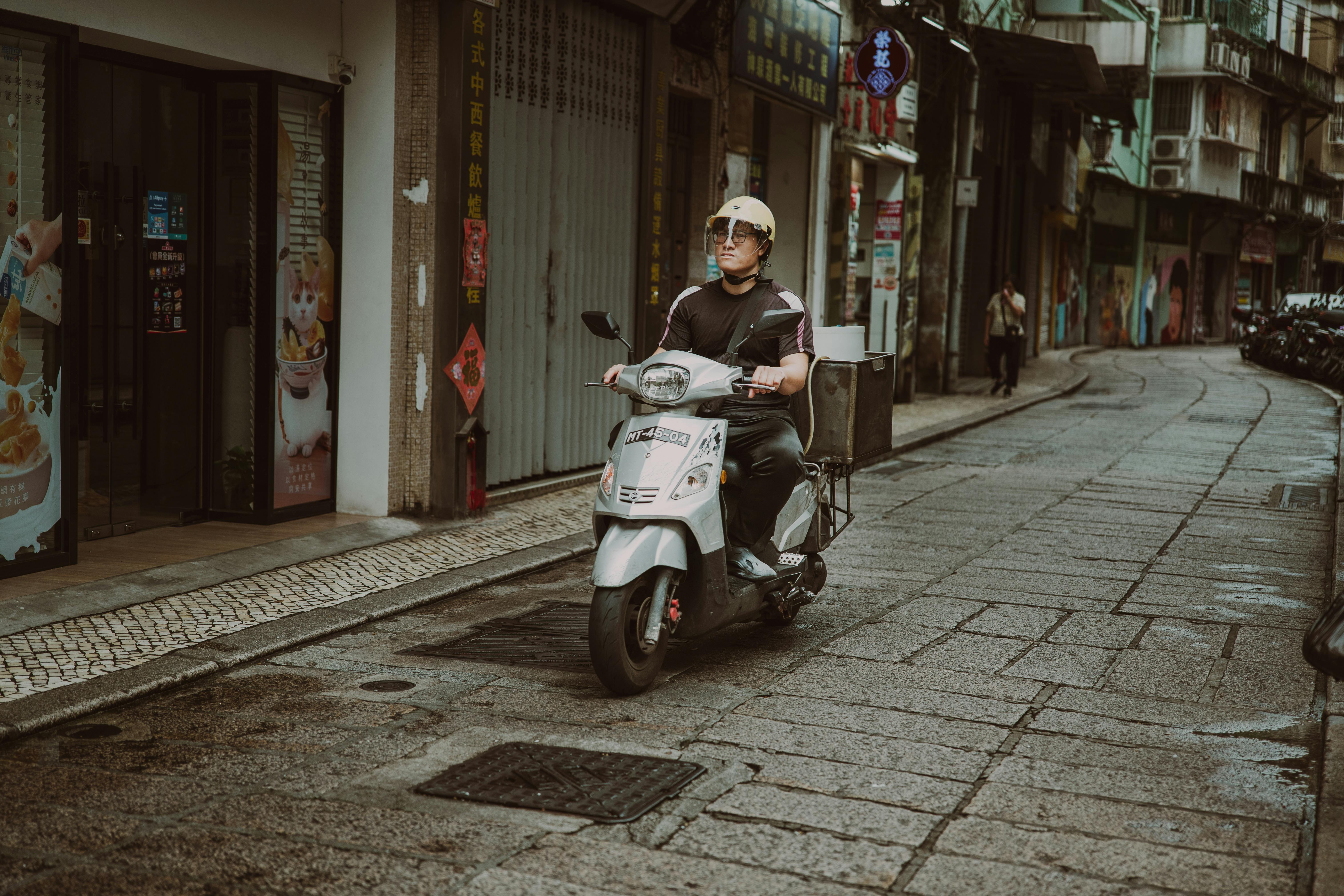 WeRide and Lenovo aim to jointly deploy 200,000 autonomous vehicles — Photo by 晓鸟  蓝 on Pexels