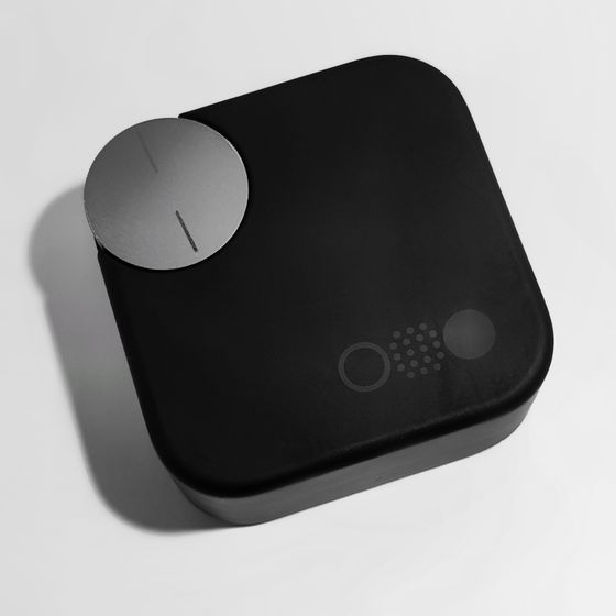Halo Mini speaker in onyx — photo by Puru Raj on Pexels