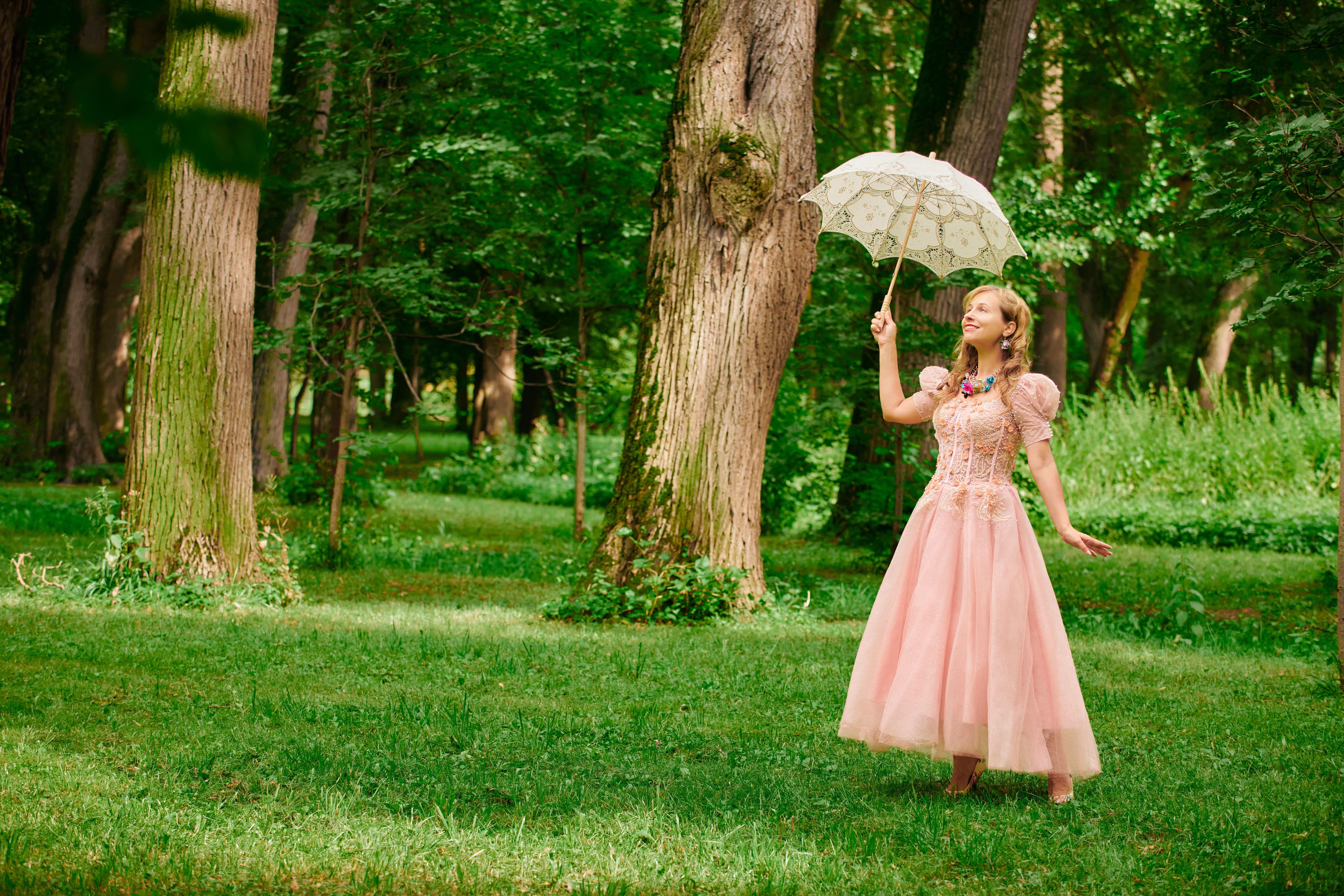 Pink Puff Sleeve Princess Dress White Lace Parasol Garden