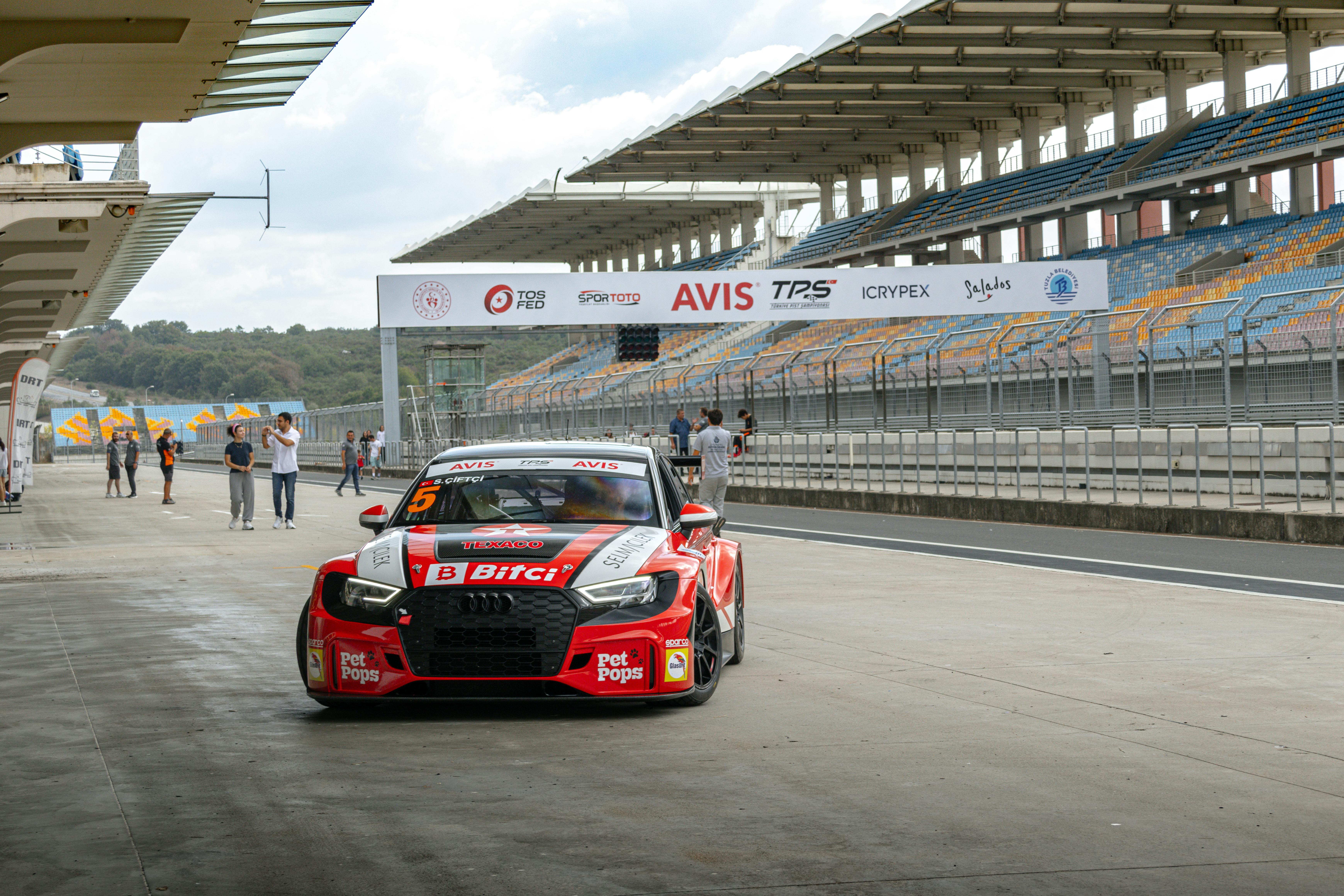Motorsport Games Inc. Announces Share Repurchase and Enhanced Corporate Governance Changes — Photo by Berko Photography on Pe