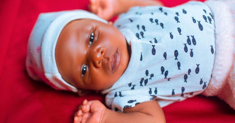 Hoquet bébé : 7 méthodes efficaces 2026