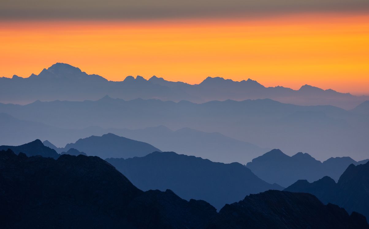 Stunning Alpine Sunset Over Italian Mountains · Free Stock Photo